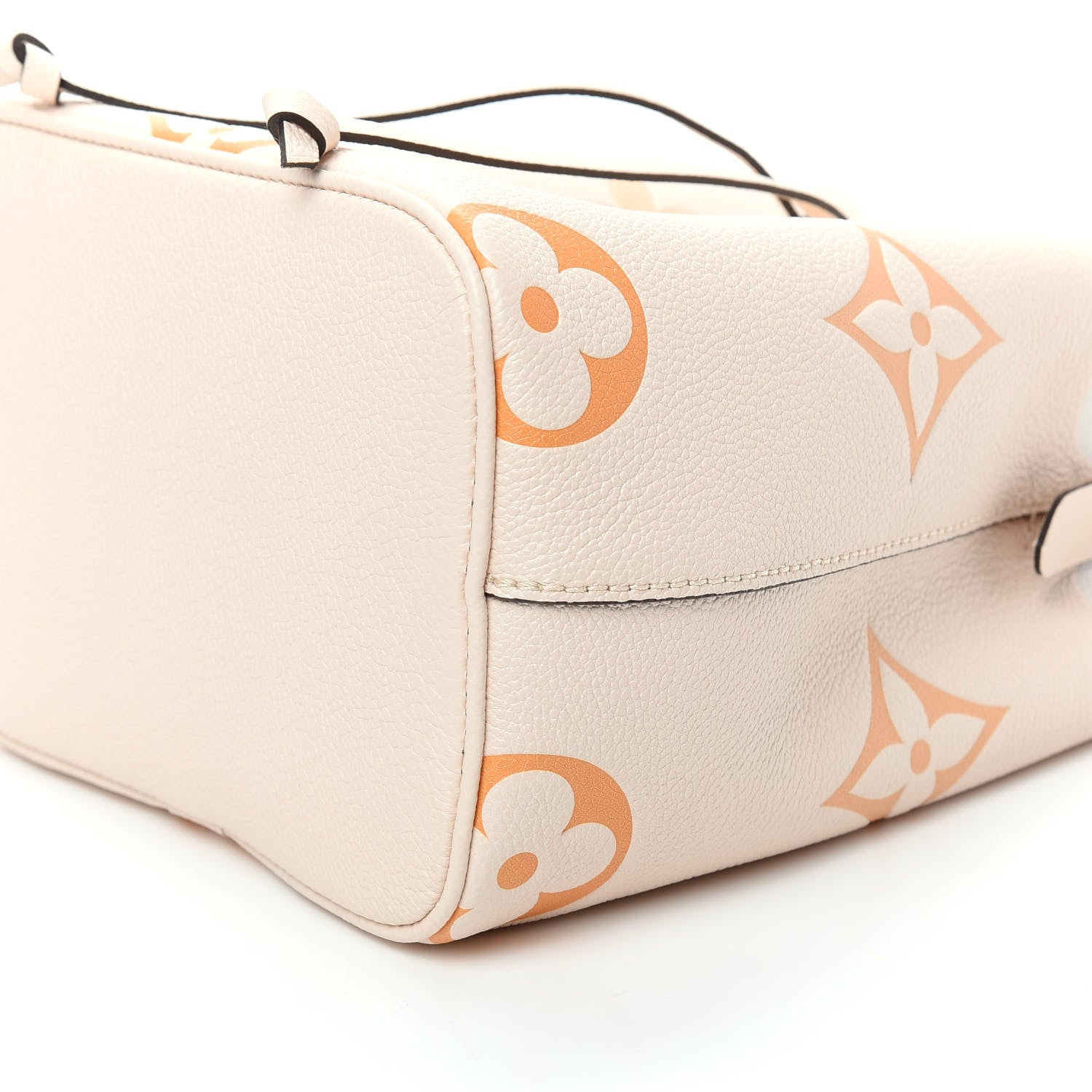 Louis Vuitton Empreinte Monogram Giant By The Pool Neonoe BB Cream Saffron 7 of 10