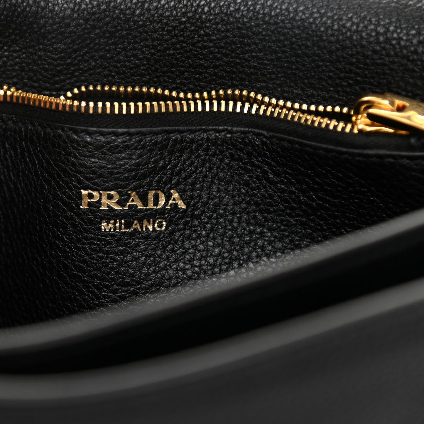 Vitello Daino Flap Crossbody Black