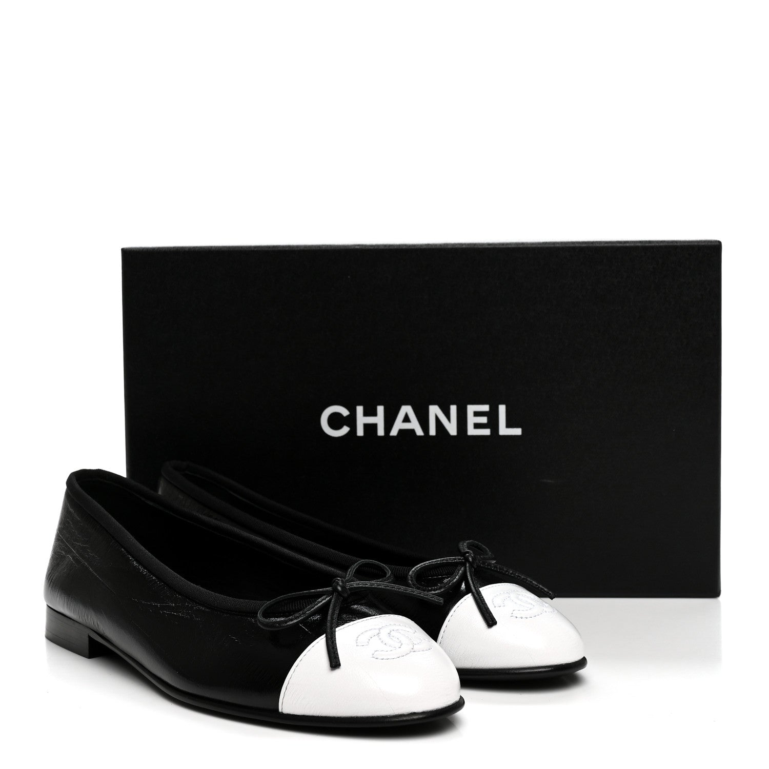 Chanel Crumpled Shiny Lambskin Cap Toe CC Ballerina Flats 36.5 Black White 9 of 9
