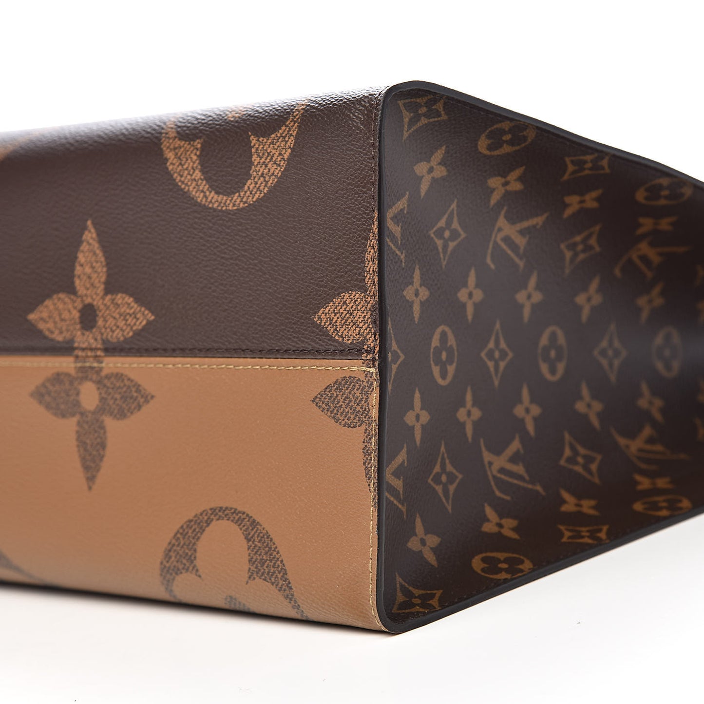 Reverse Monogram Giant Onthego GM