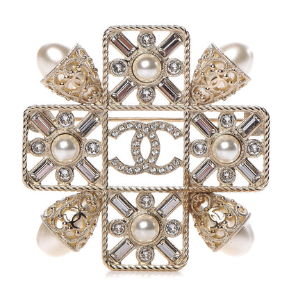 Chanel Pearl Baguette Crystal Sparkling Pearls CC Brooch White Light Gold 1 of 5