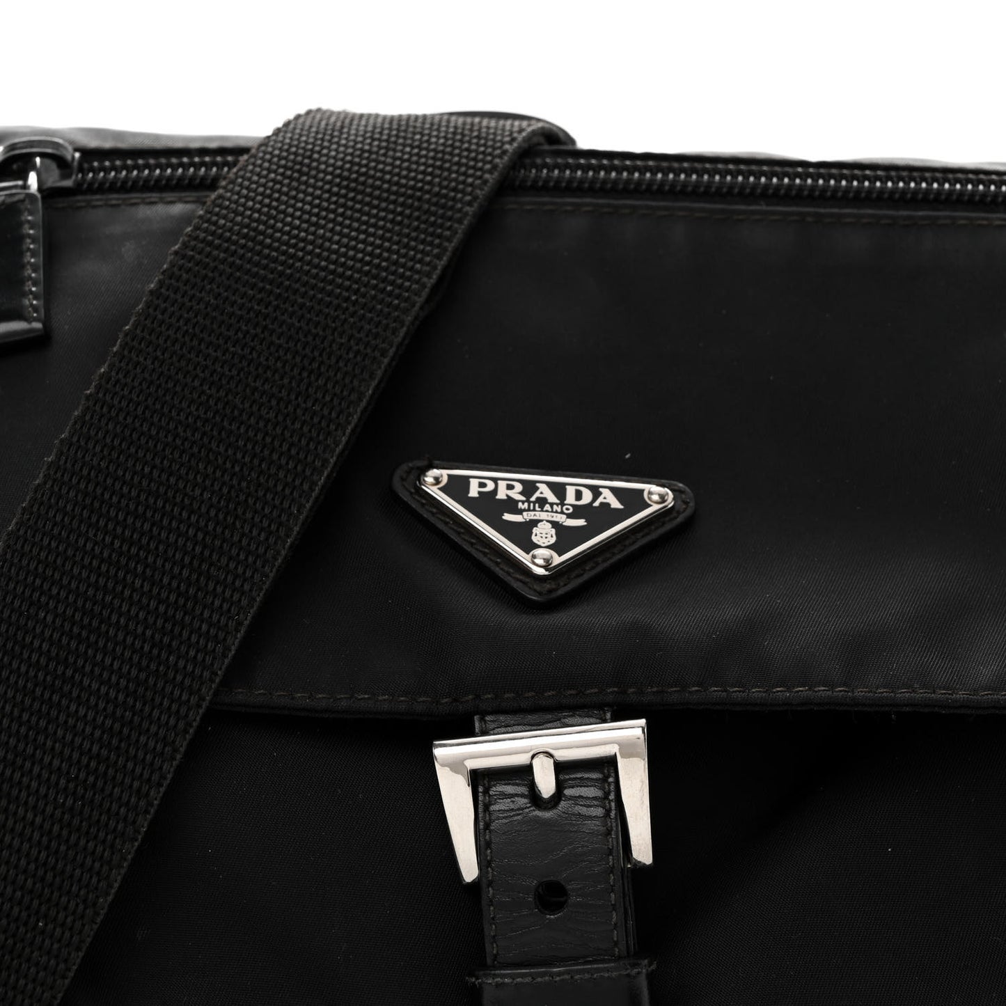 Nylon Vela Messenger Black