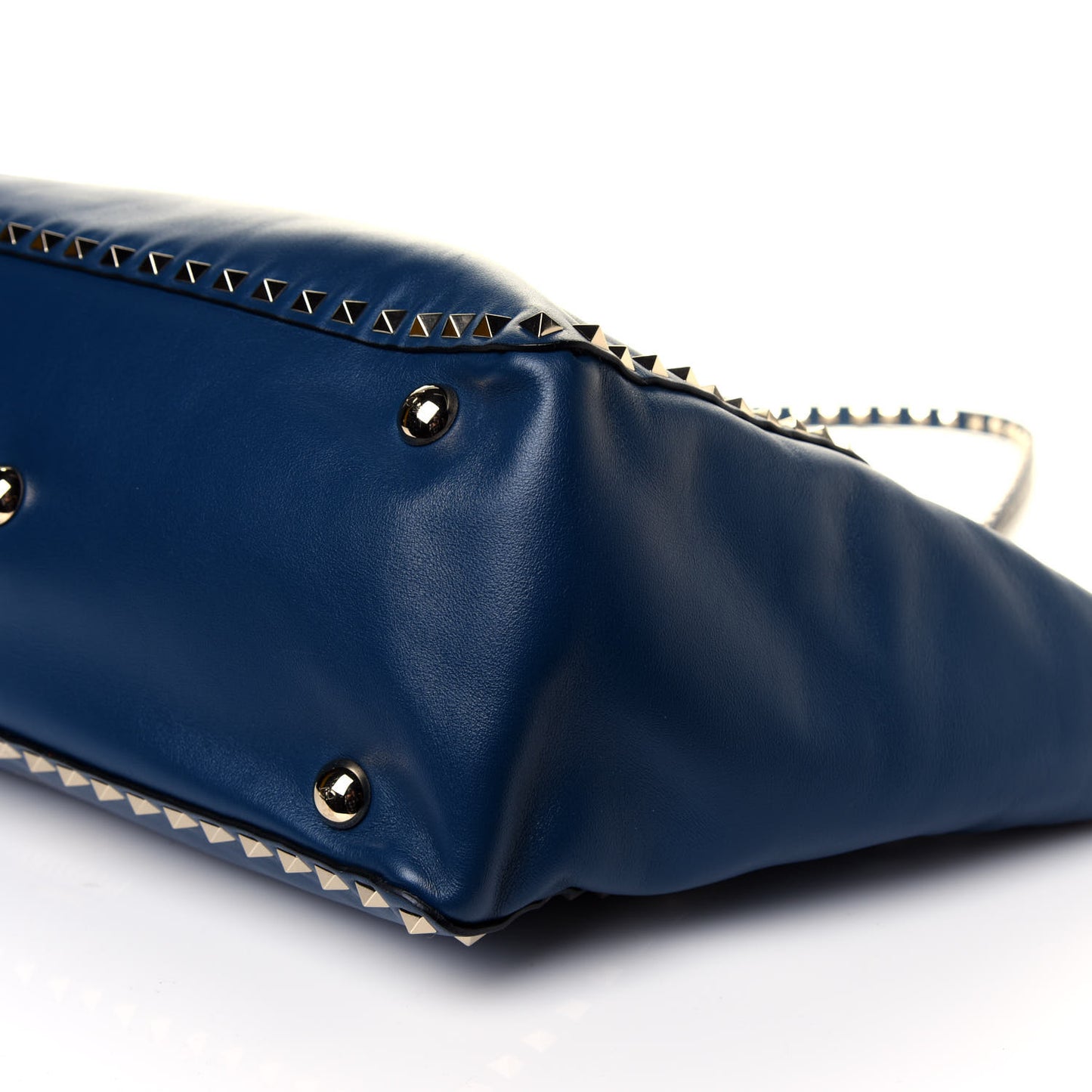 Vitello Medium Rockstud Tote Peacock