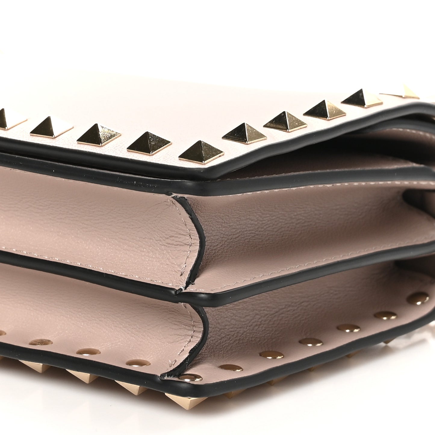 Vitello Rockstud Wallet on Chain Poudre