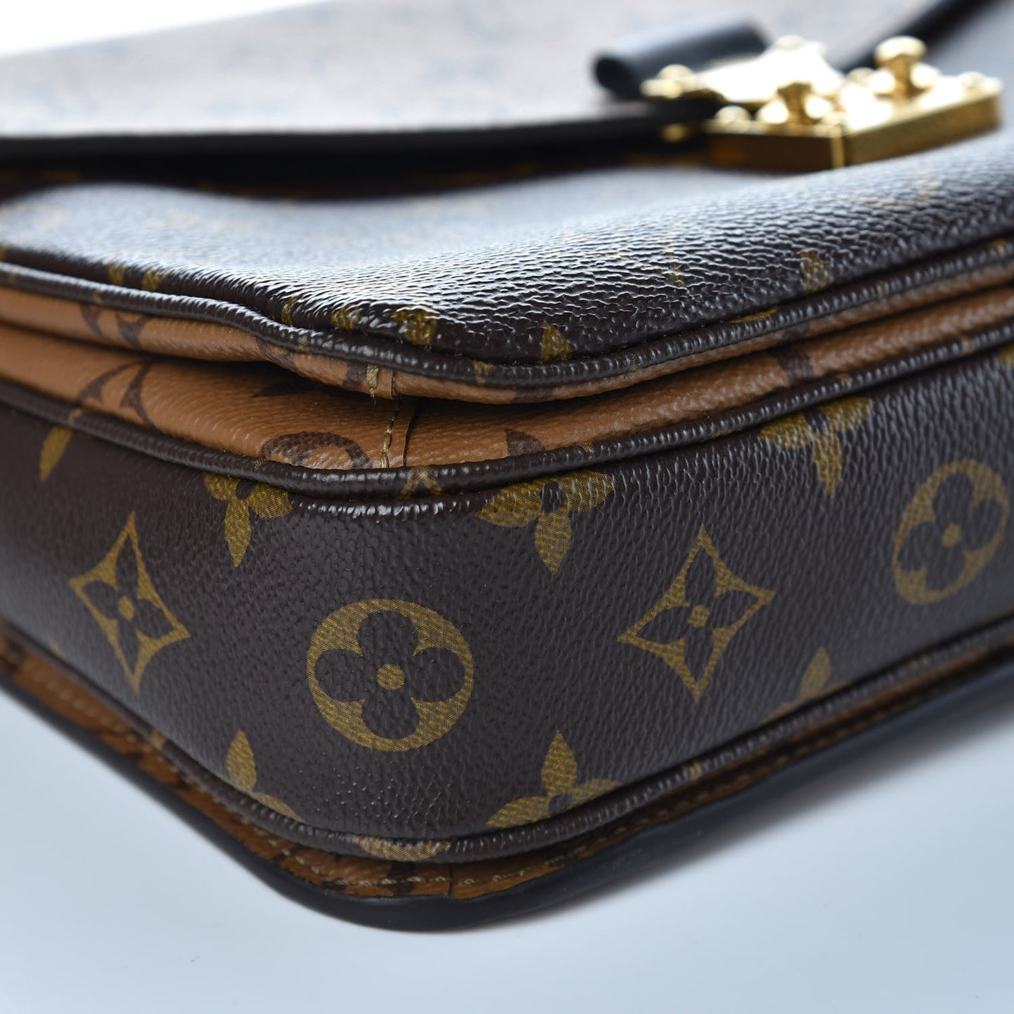 Reverse Monogram Pochette Metis