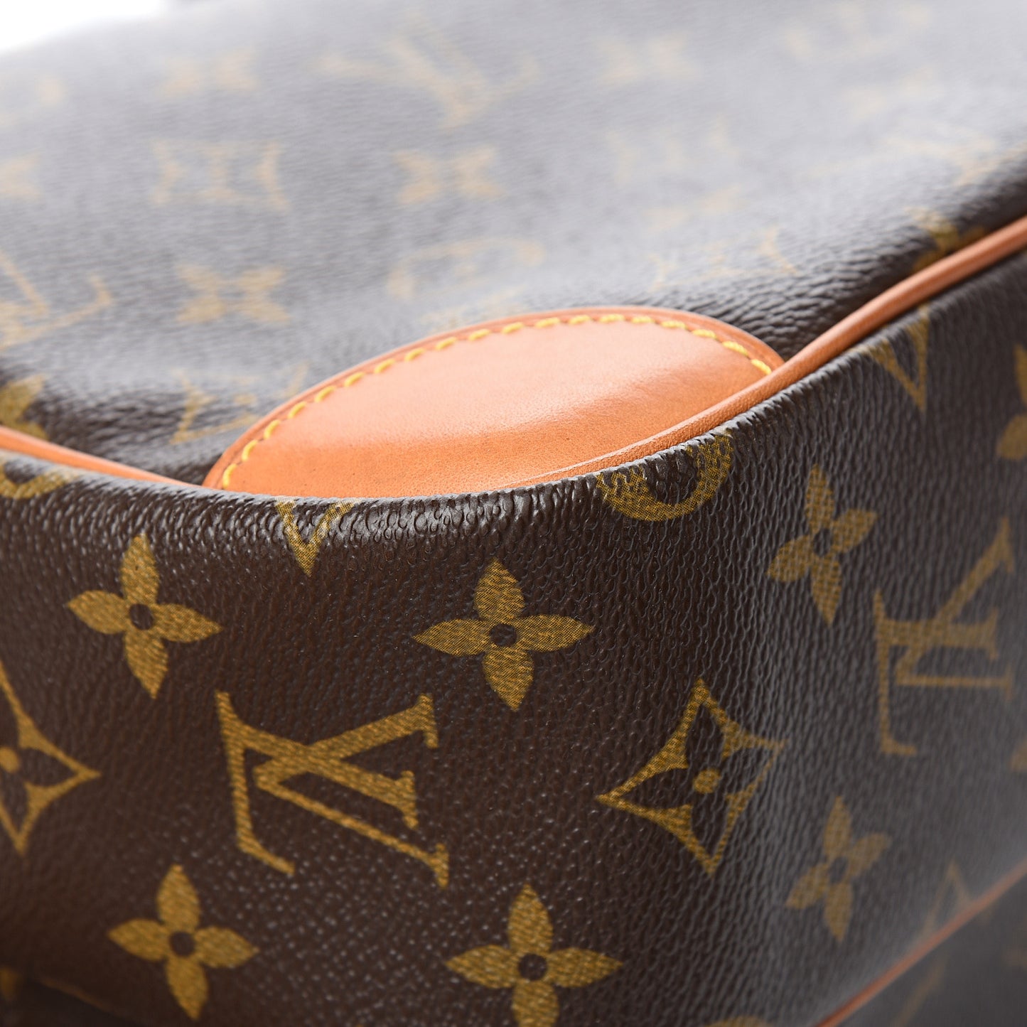 Monogram Nil 28
