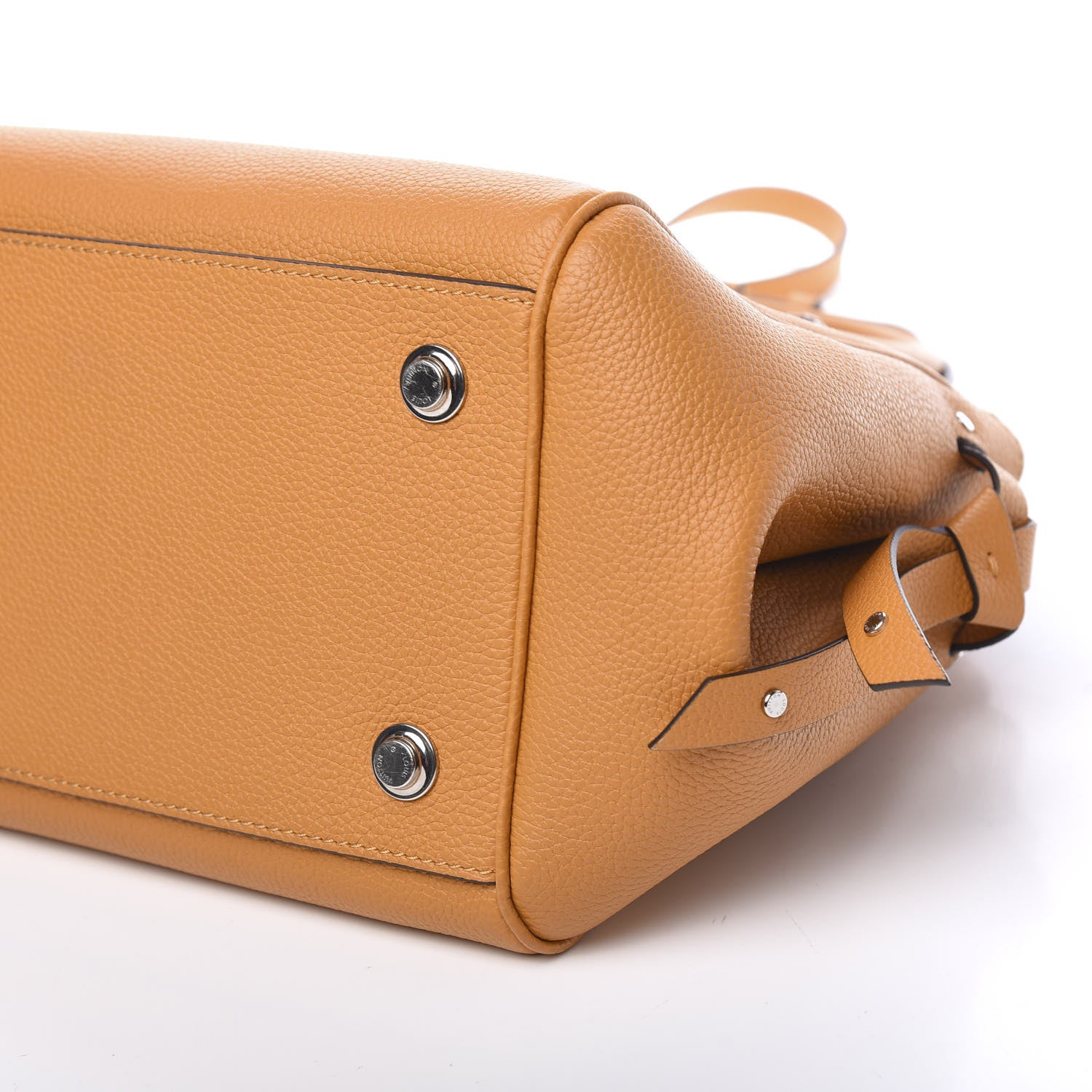 Louis Vuitton Veau Nuage Milla PM Safran 8 of 8