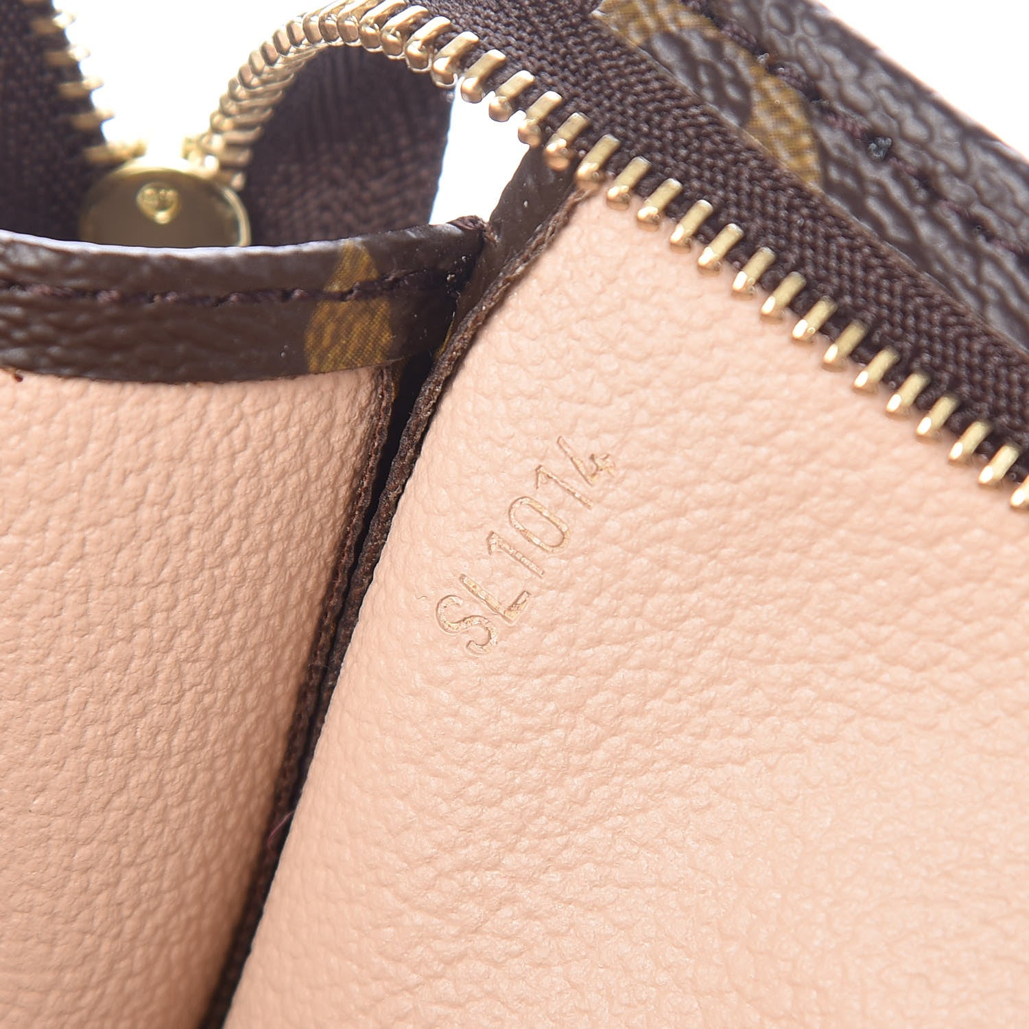 Louis Vuitton Monogram Toiletry Pouch 26 6 of 9