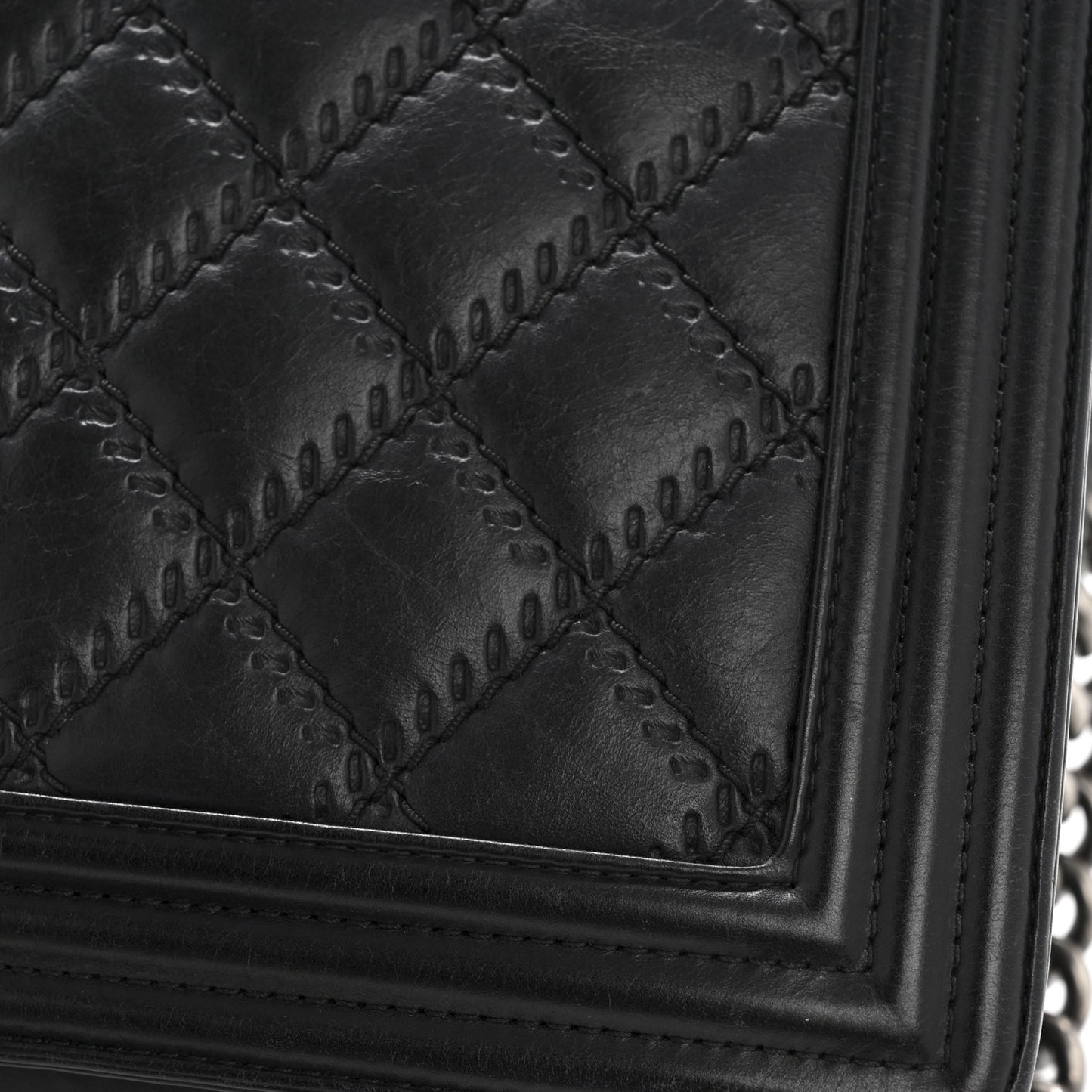 Calfskin Embossed Stitch Large Boy Flap Black