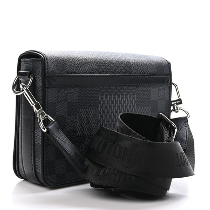 Louis Vuitton Damier Graphite 3D Studio Messenger 3 of 9