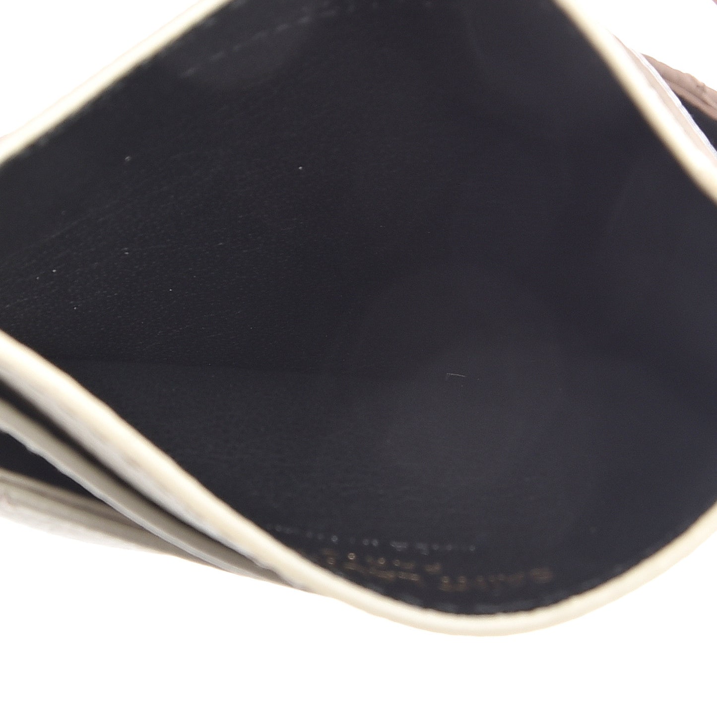 Grain De Poudre Matelasse Chevron Monogram Credit Card Case Crema Soft