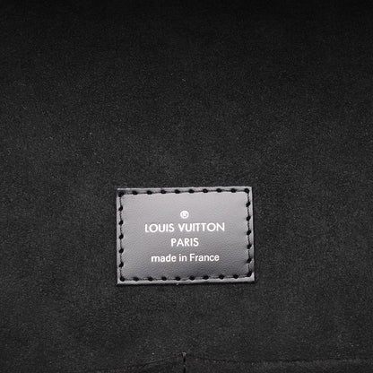Louis Vuitton Epi Cluny MM Black 7 of 8