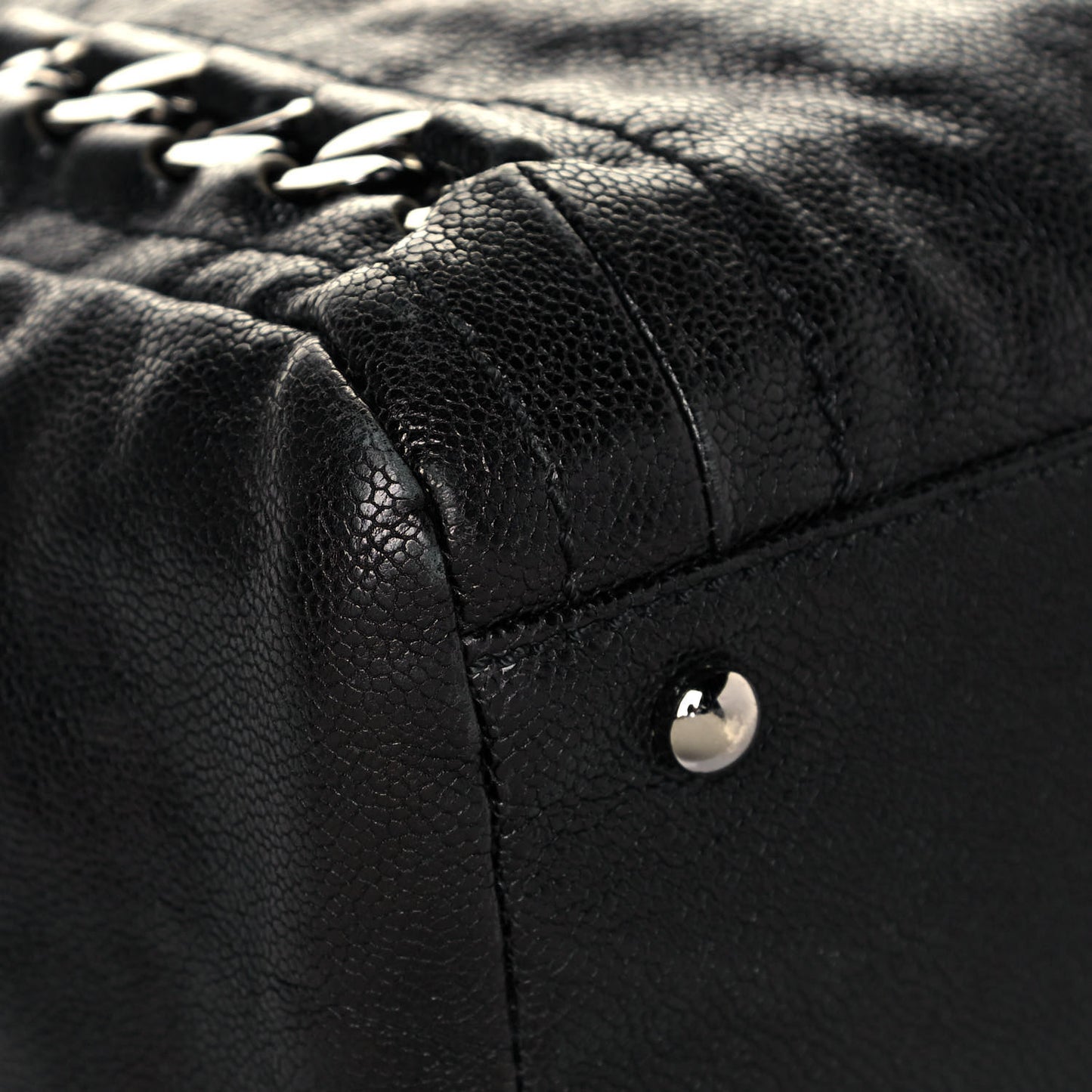Glazed Caviar Modern Chain Tote Black