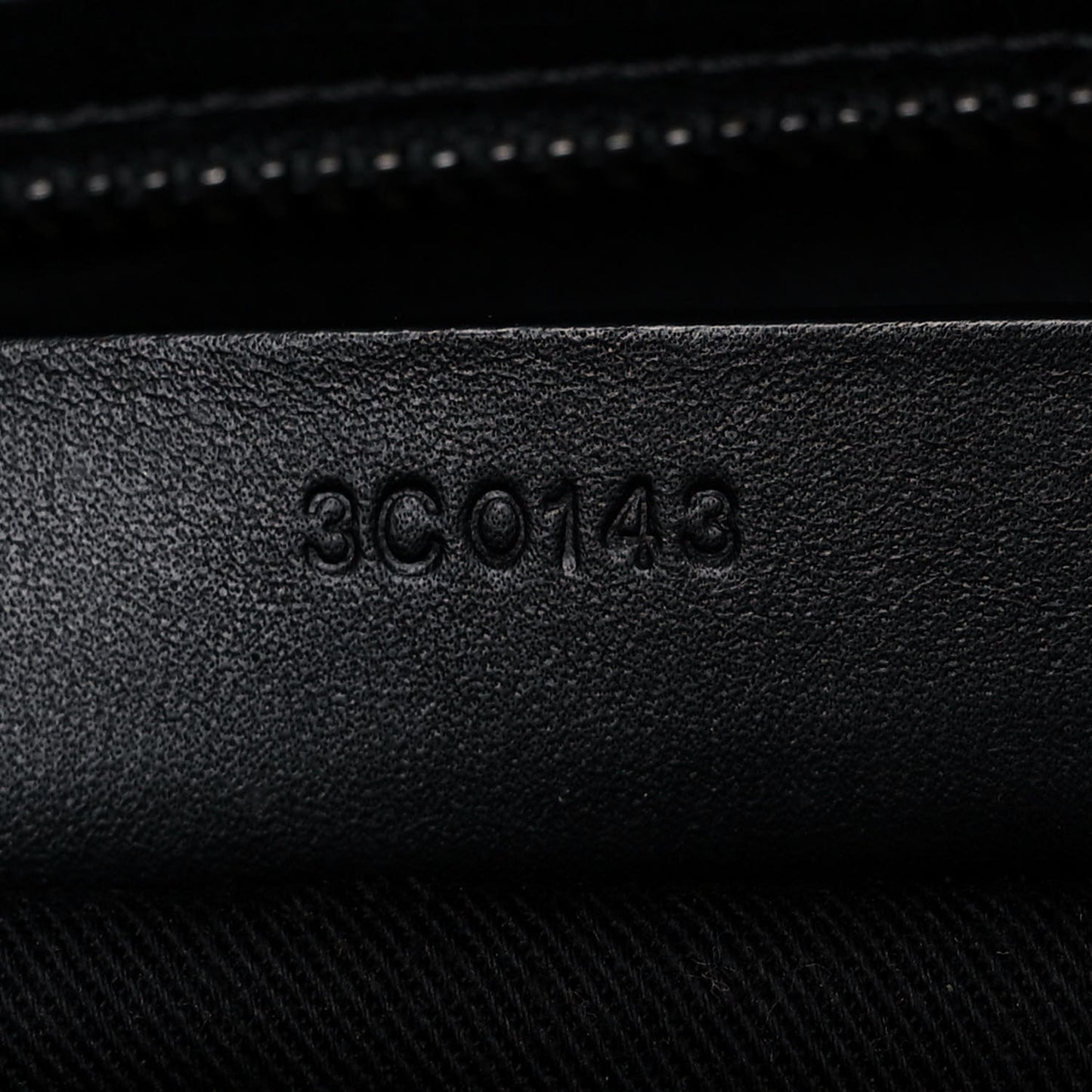 Sugar Goatskin Medium Antigona Black