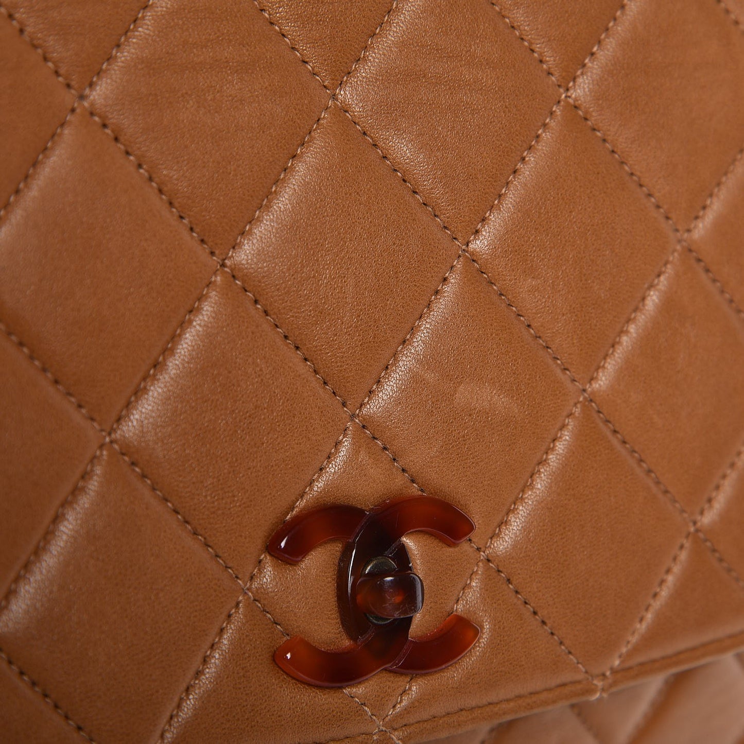 Lambskin Tortoise Chain Square Flap Camel
