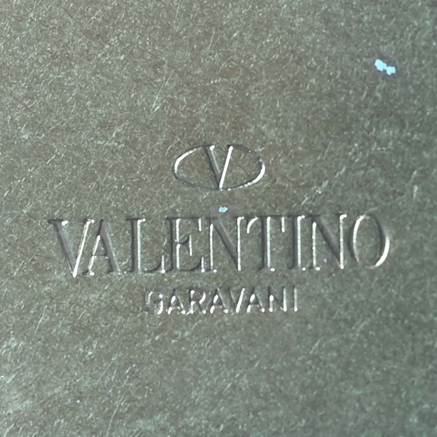 Valentino Garavani Grainy Calfskin Medium VLogo Escape Shopper Rubin 6 of 10