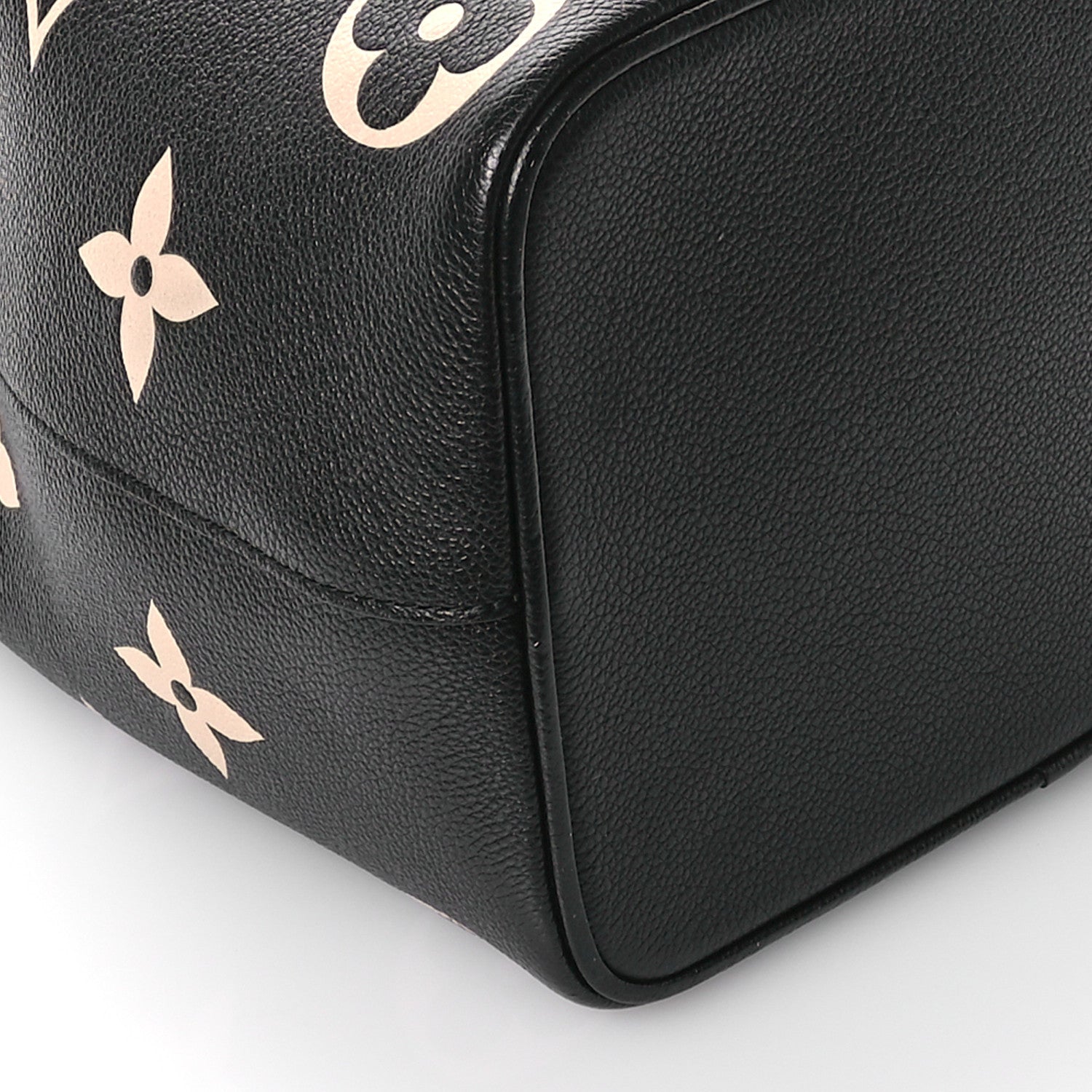 Louis Vuitton Empreinte Monogram Giant Neonoe MM Black Beige 9 of 10