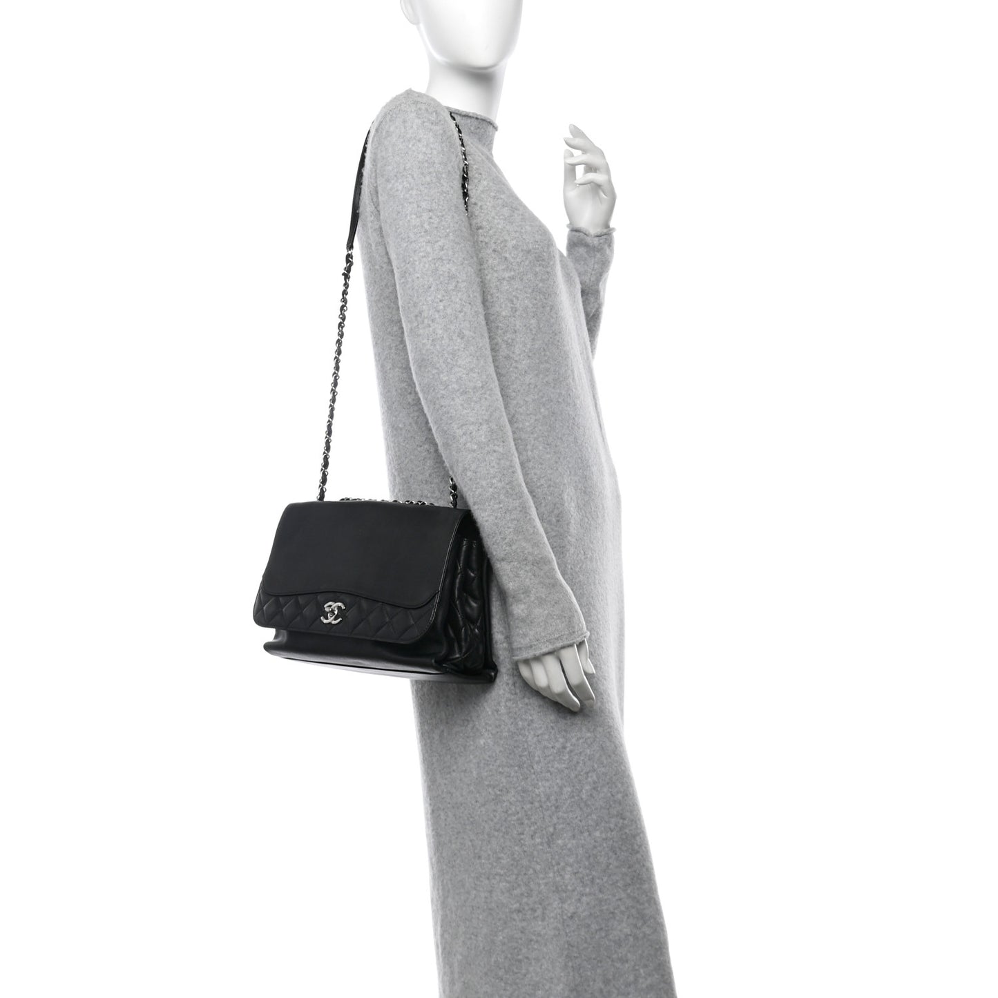 Calfskin Jumbo Tramezzo Flap Black