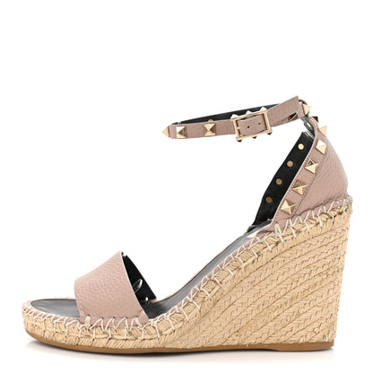 Valentino Garavani Grained Calfskin Rockstud Ankle Strap Espadrille 15/105mm Wedge Sandals 39 Rose Quartz Natural 1 of 12