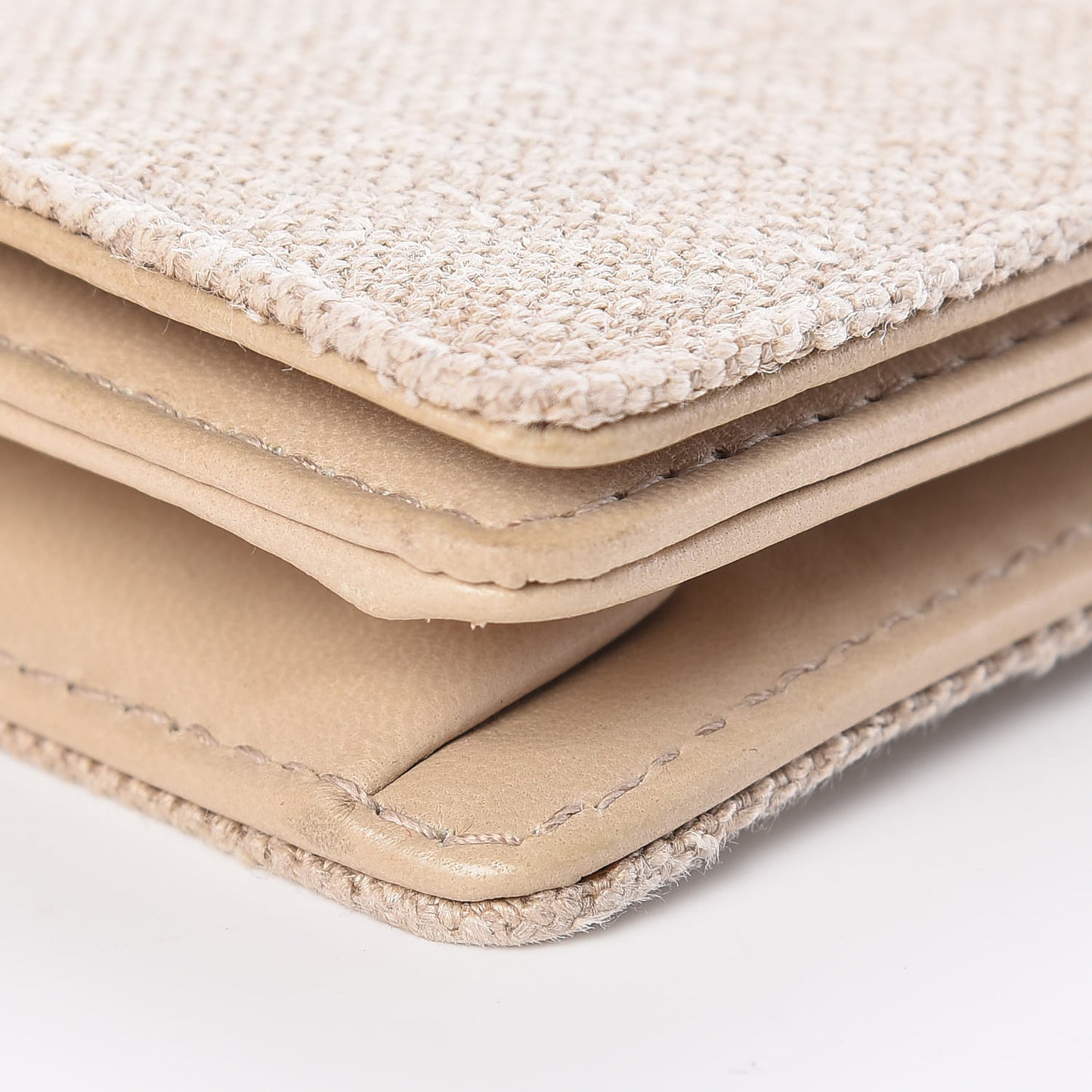 Linen Timeless CC Wallet on Chain WOC Beige