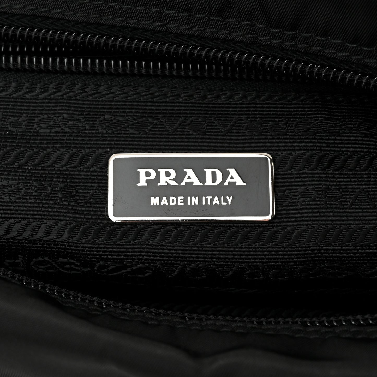 Tessuto Nylon Saffiano Vela Messenger Bag Black