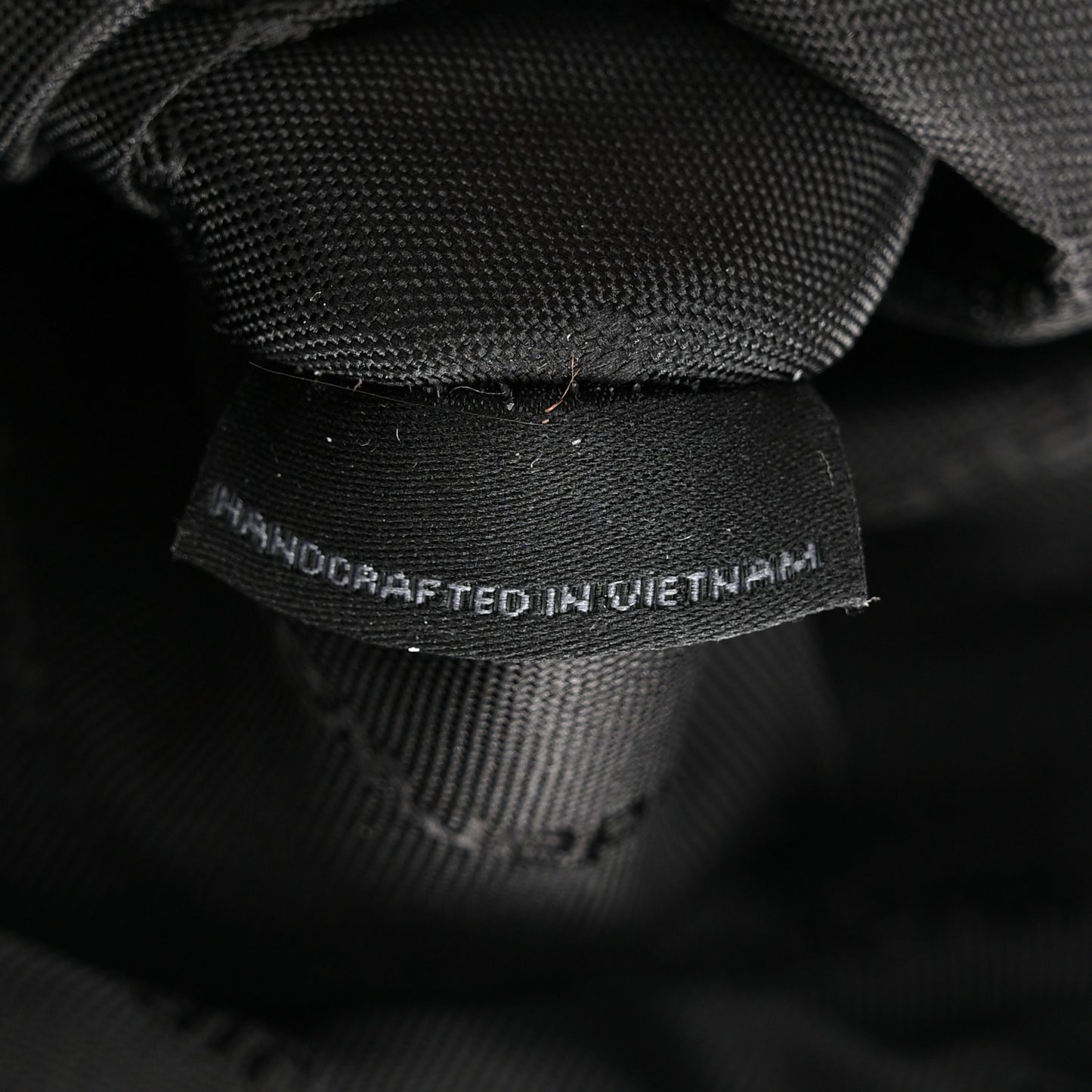 Mesh Crystal Wanglock Fortune Cookie Bag Black