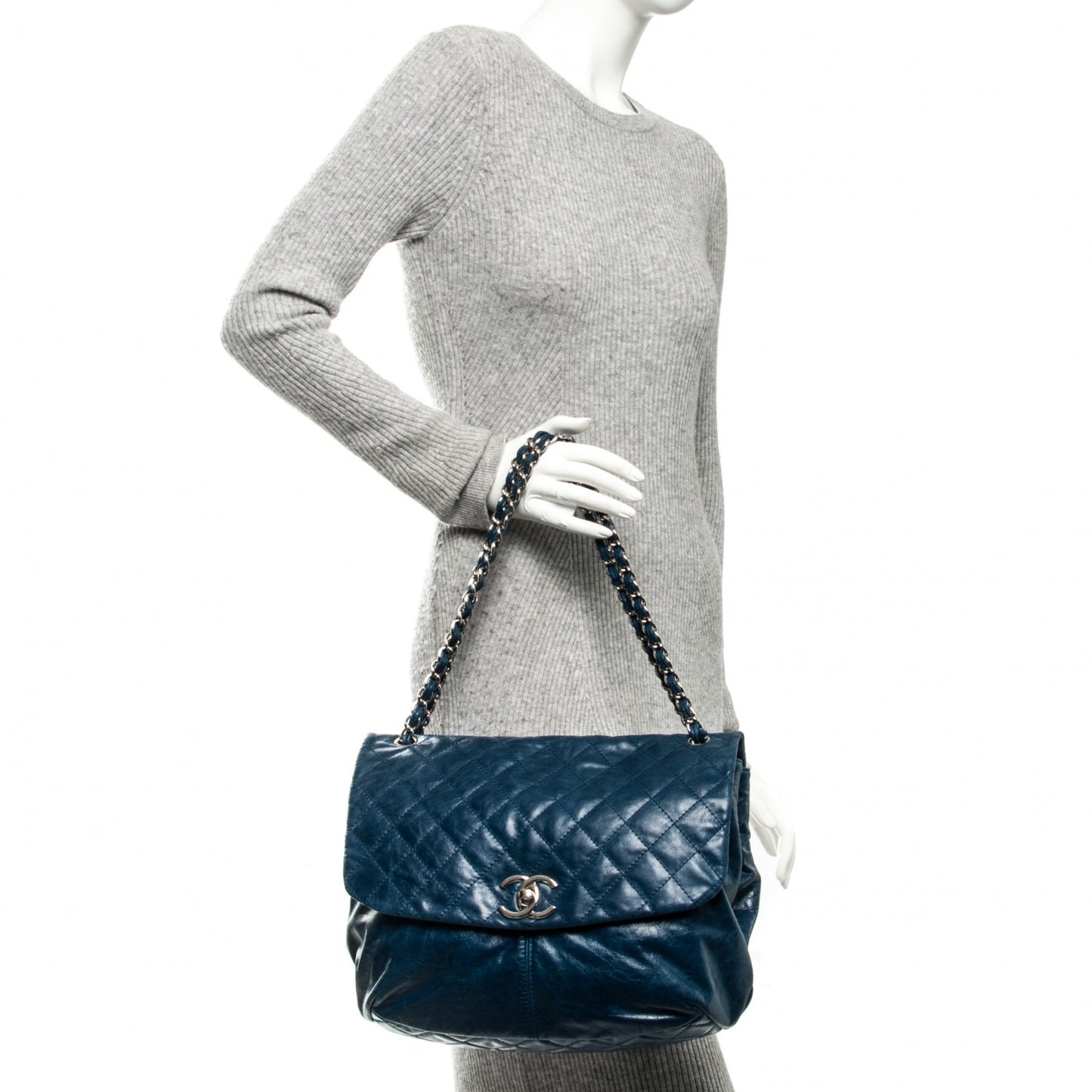 Shiny Lambskin Quilted Large Trianon Messenger Flap Marine