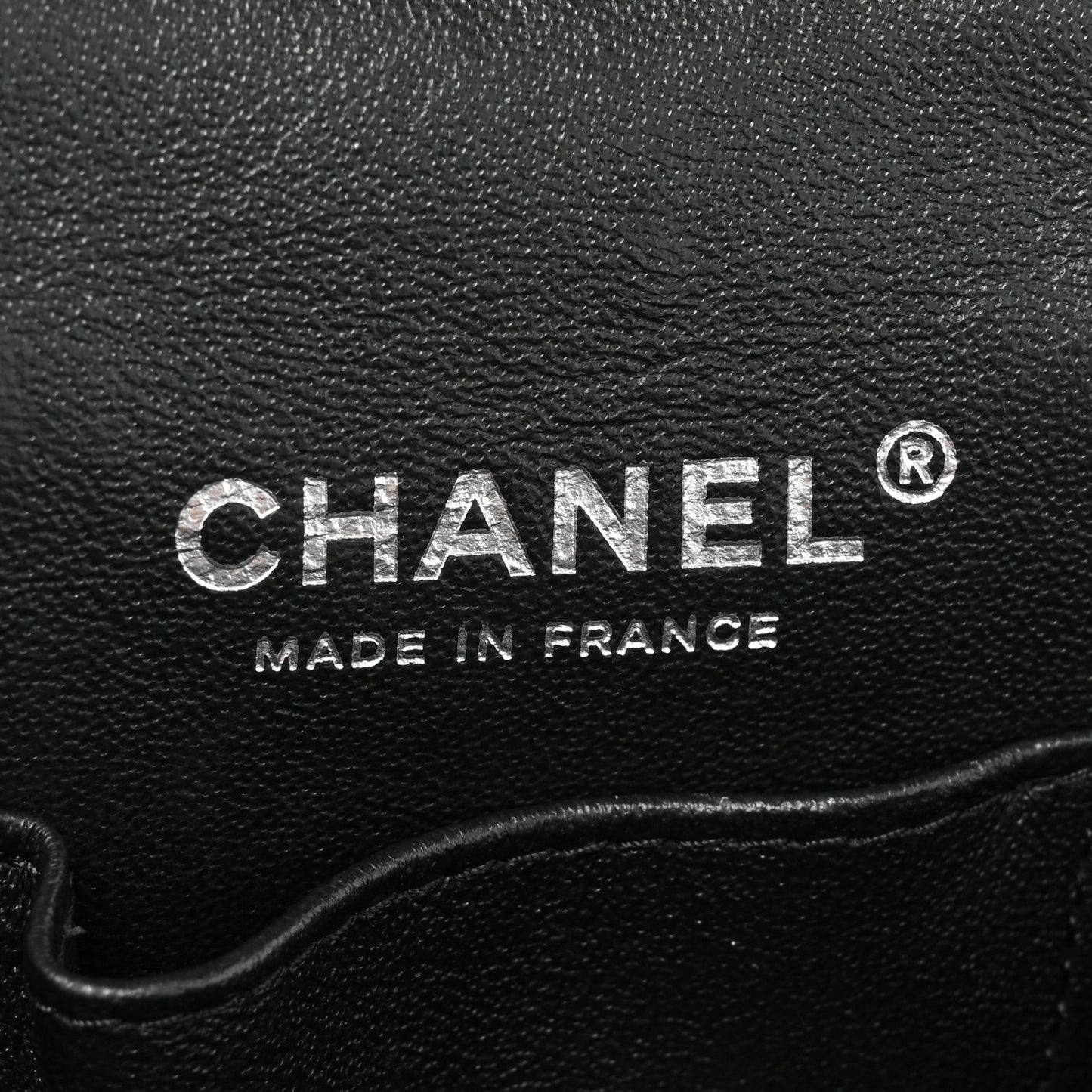 Caviar Quilted Small Top Handle Vanity Case With Chain Black