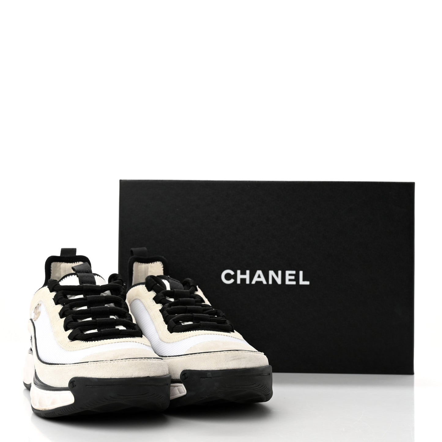 Velvet Calfskin Mixed Fibers CC Sneakers 40 White Black