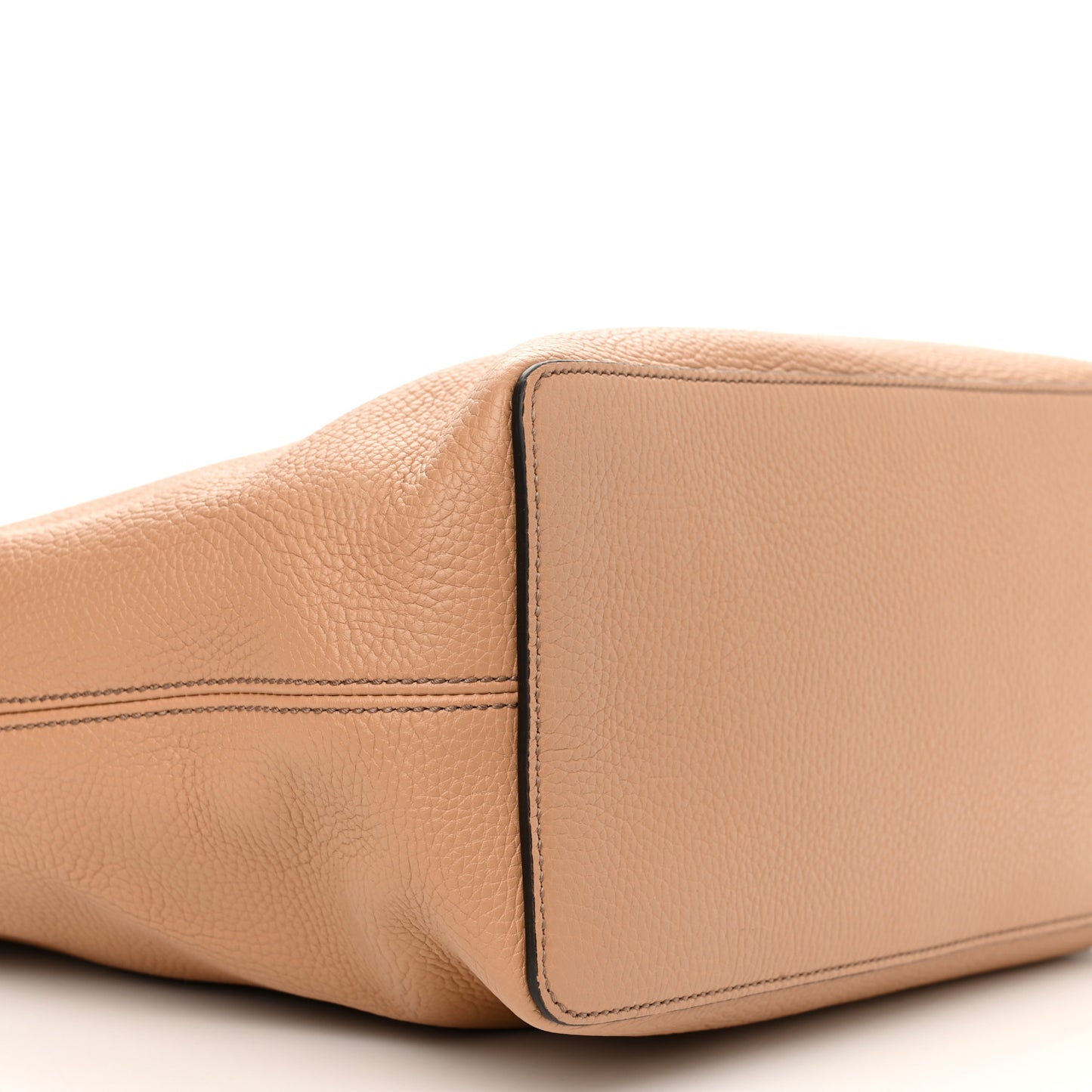 Pebbled Calfskin Large Soho Hobo Camelia