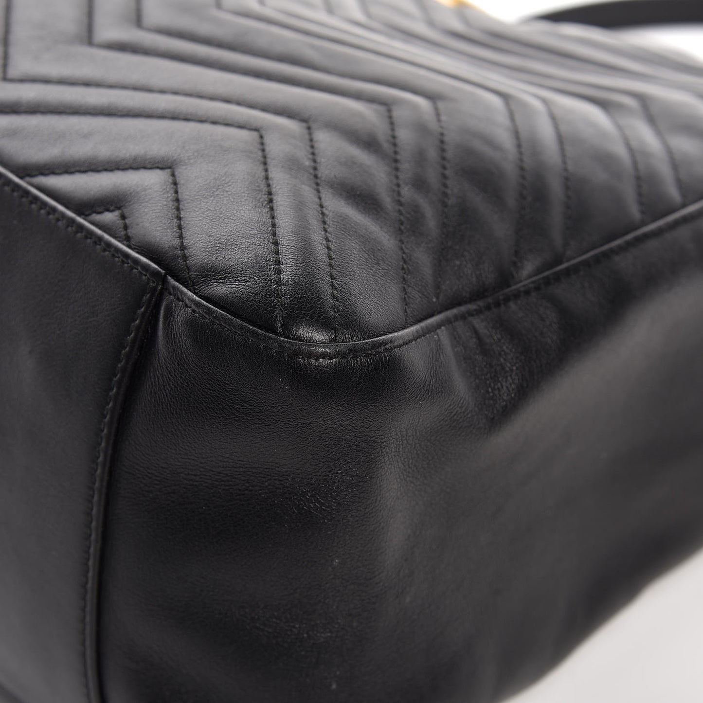 Calfskin Matelasse Medium GG Marmont Shoulder Tote Bag Black