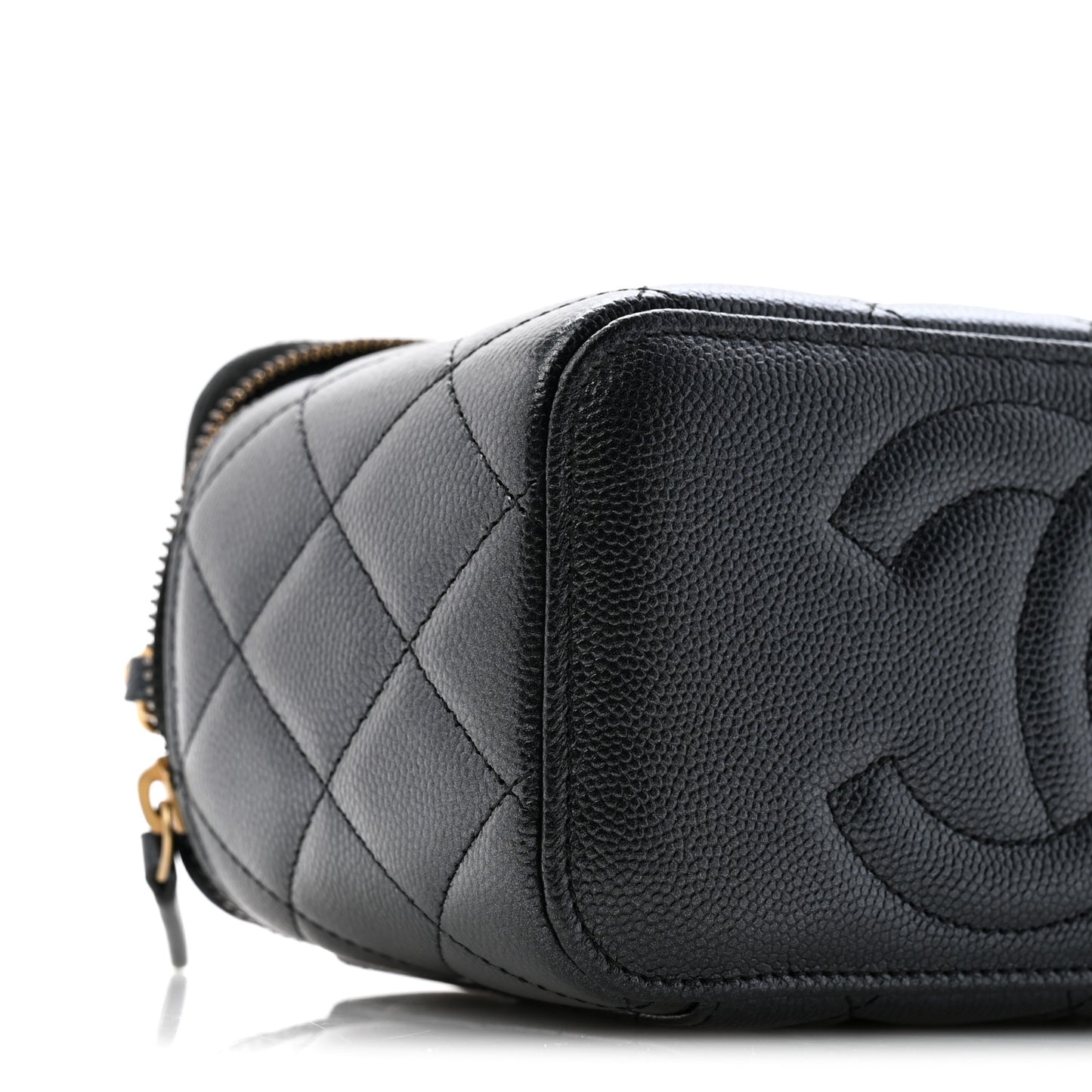 Pearly Caviar Quilted Fit For You Small Vanity Case With Chain Black