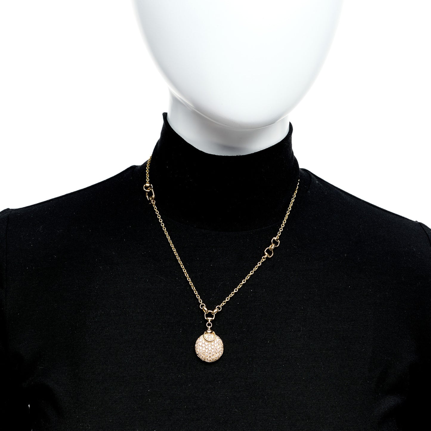 18K Yellow Gold Diamond Horsebit Round Pendant Necklace
