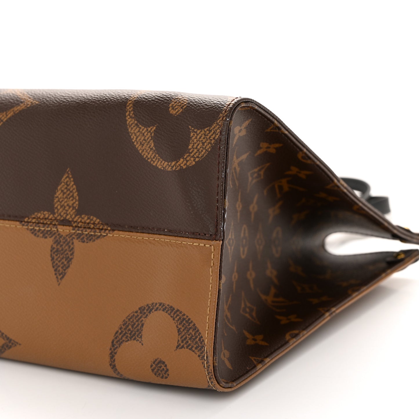 Reverse Monogram Giant Onthego MM