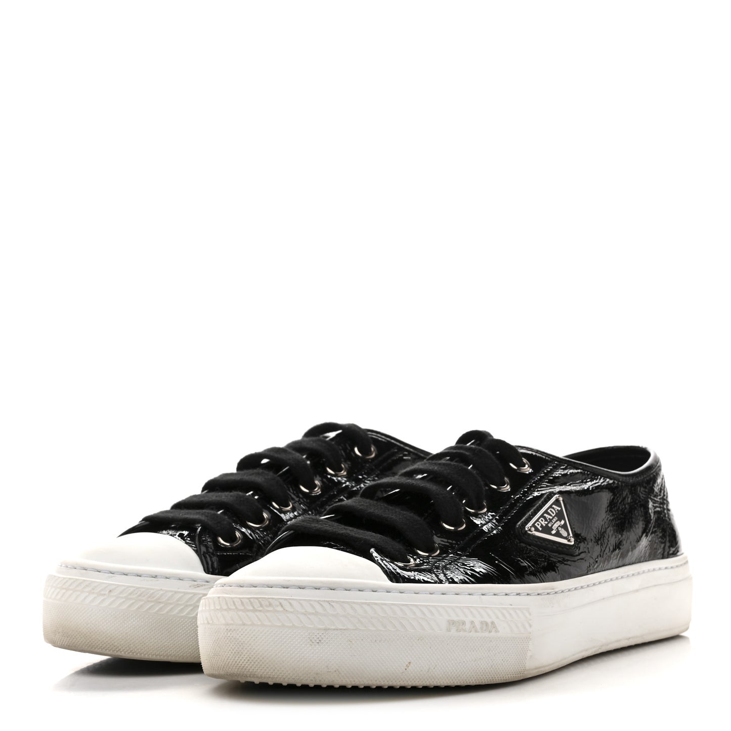 Patent Naplak Triangle Logo Womens Low Top Sneakers 40 Black White