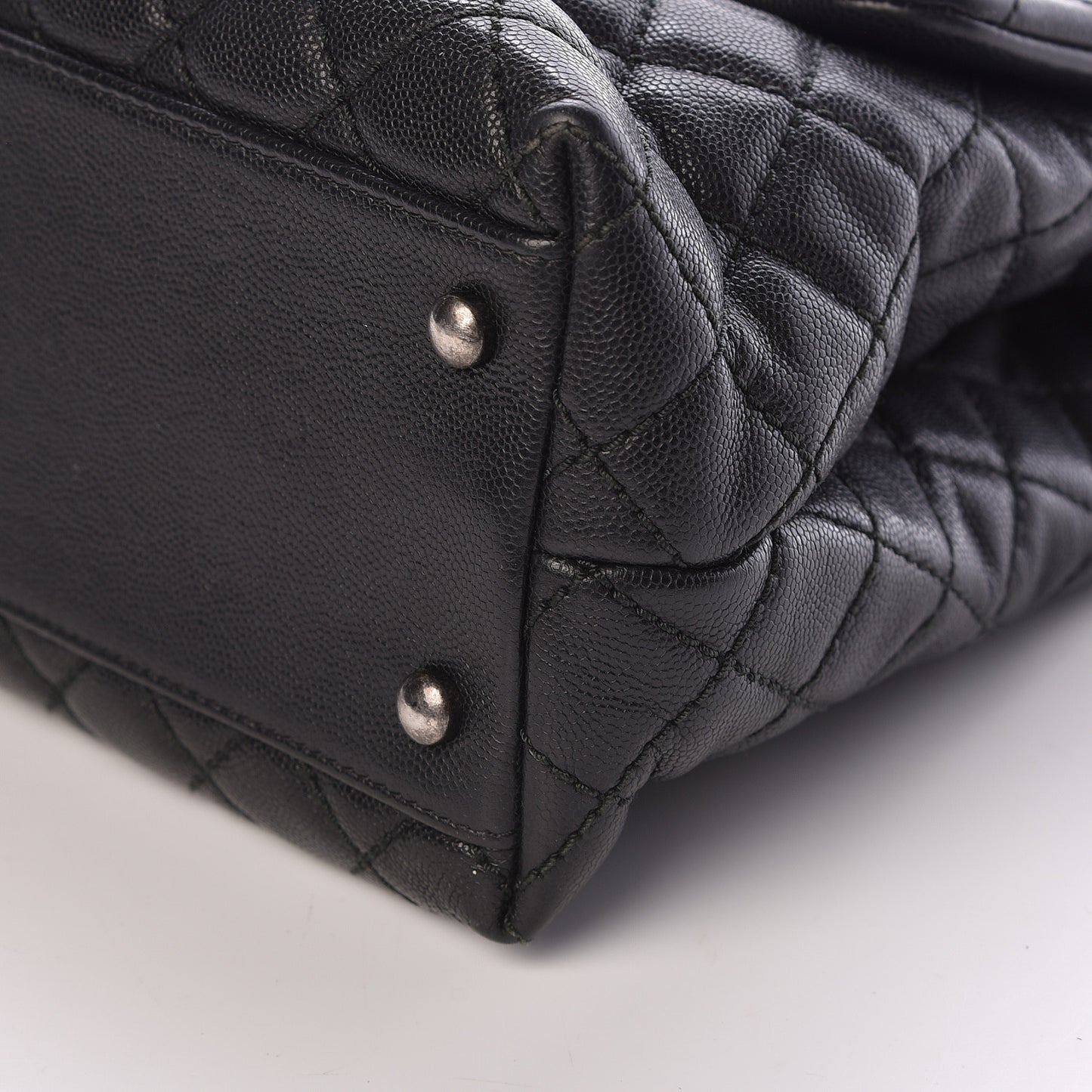 Caviar Quilted Medium Coco Handle Flap Black