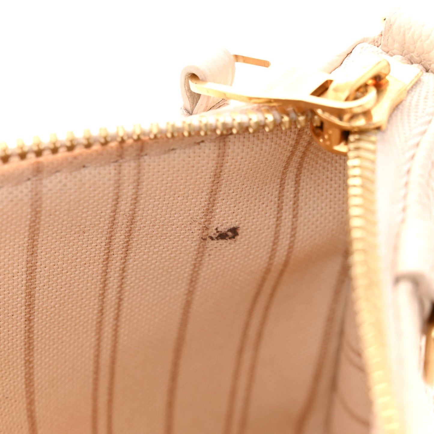 Empreinte Easy Pouch On Strap Cream