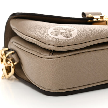 Louis Vuitton Empreinte Monogram Giant Pochette Metis East West Tourterelle Creme 8 of 9