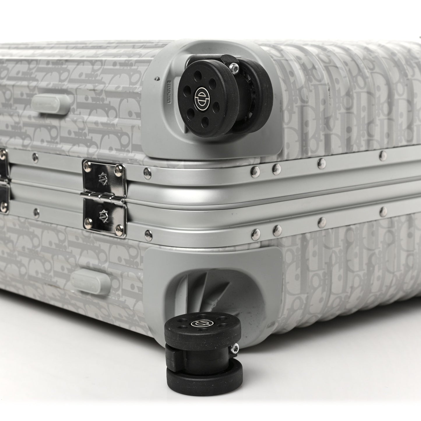 X RIMOWA Aluminum Gradient Cabin Luggage Silver