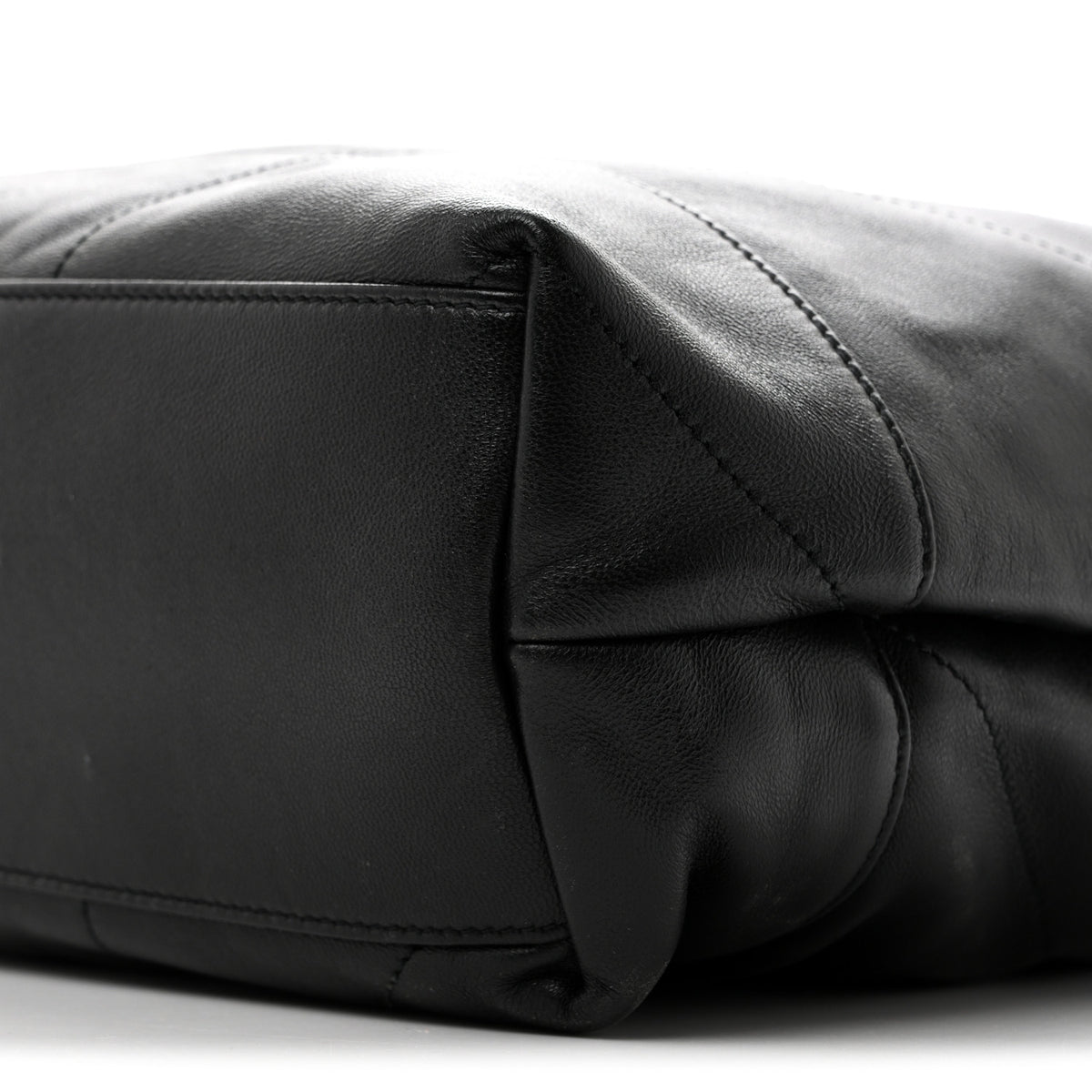 Lambskin Matelasse Monogram Large Jamie 4.3 Pochon Black