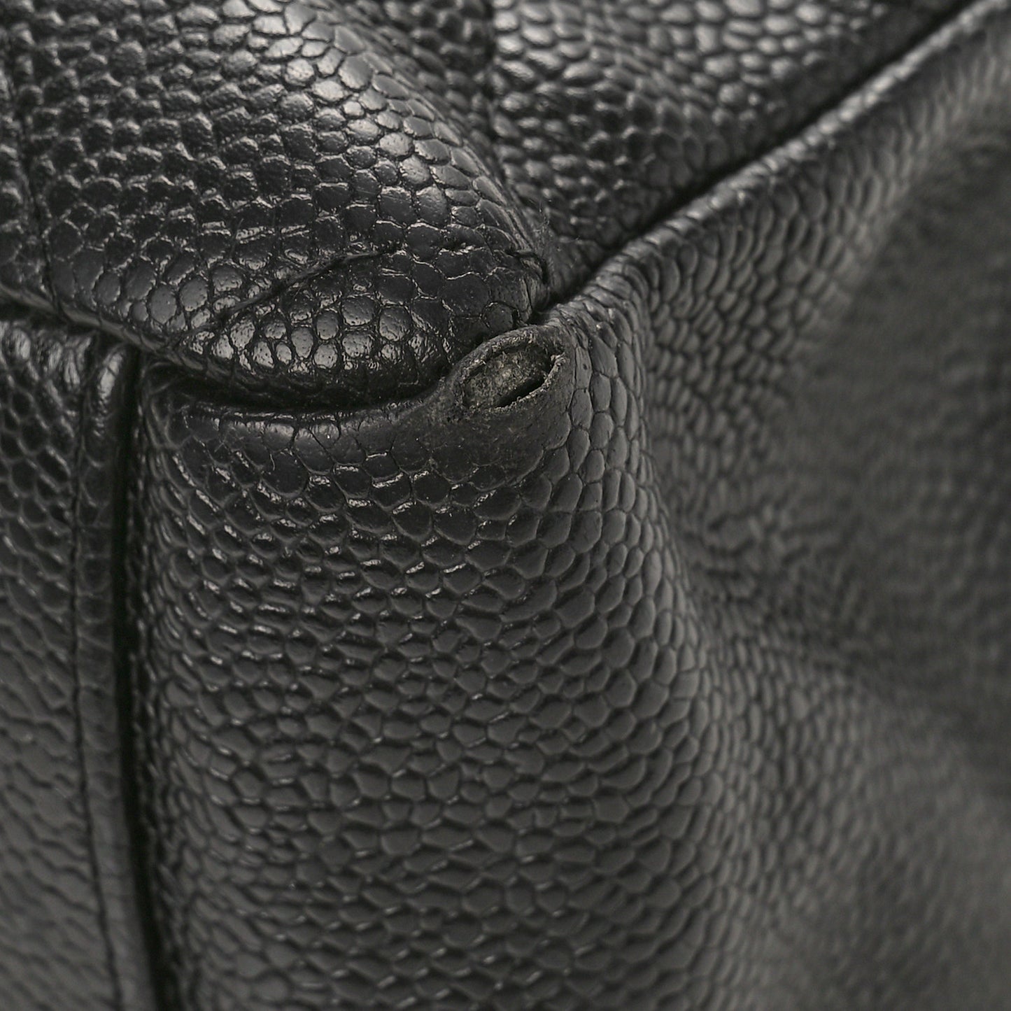 Caviar Quilted Petit Shopping Tote PST Black