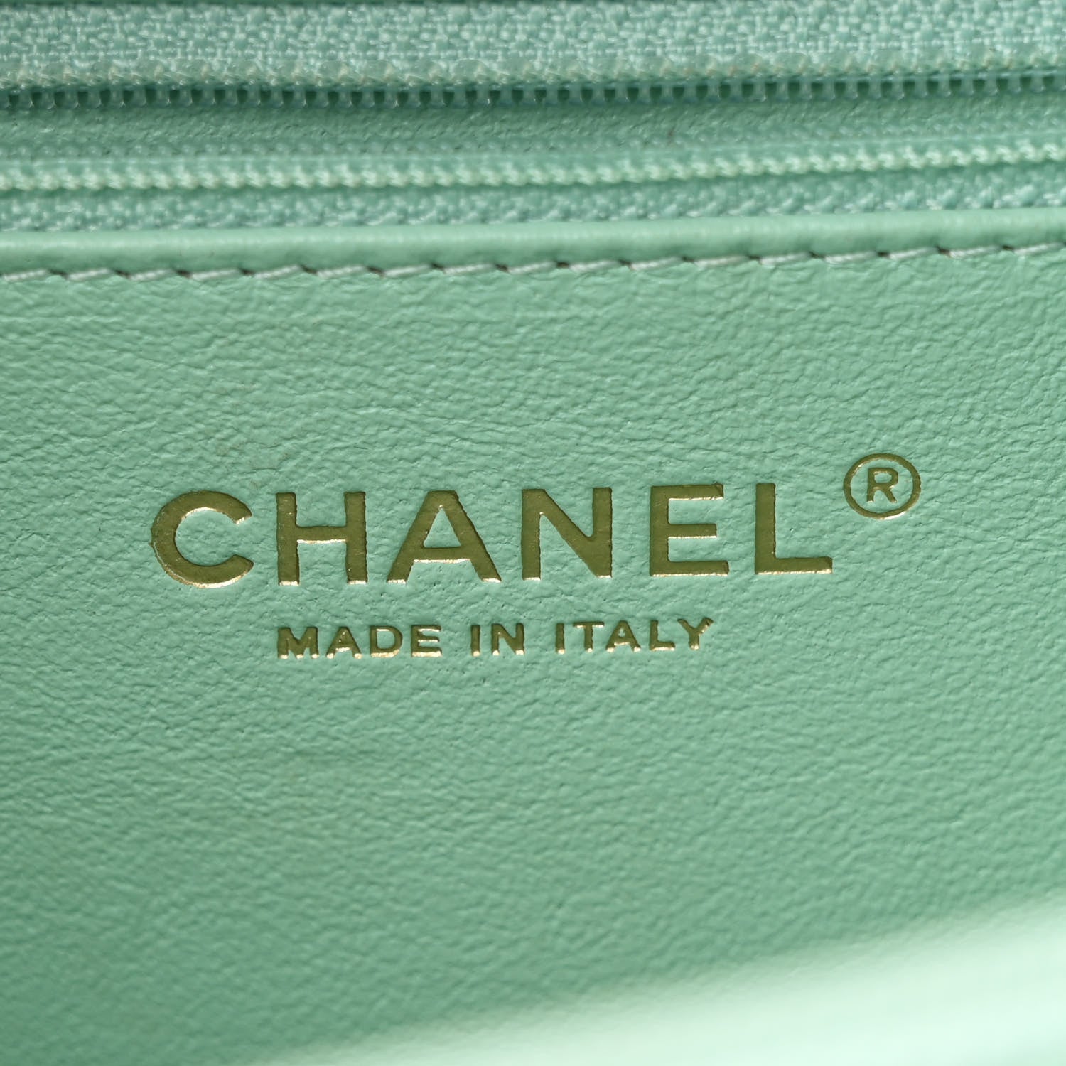 Chanel Caviar Quilted Medium CC Filigree Vanity Case Green 7 of 11