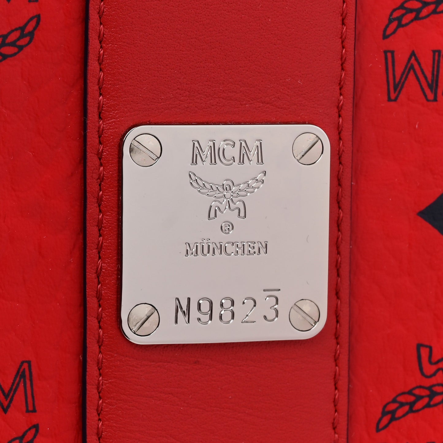 Visetos Medium Liz Reversible Shopper Tote Candy Red