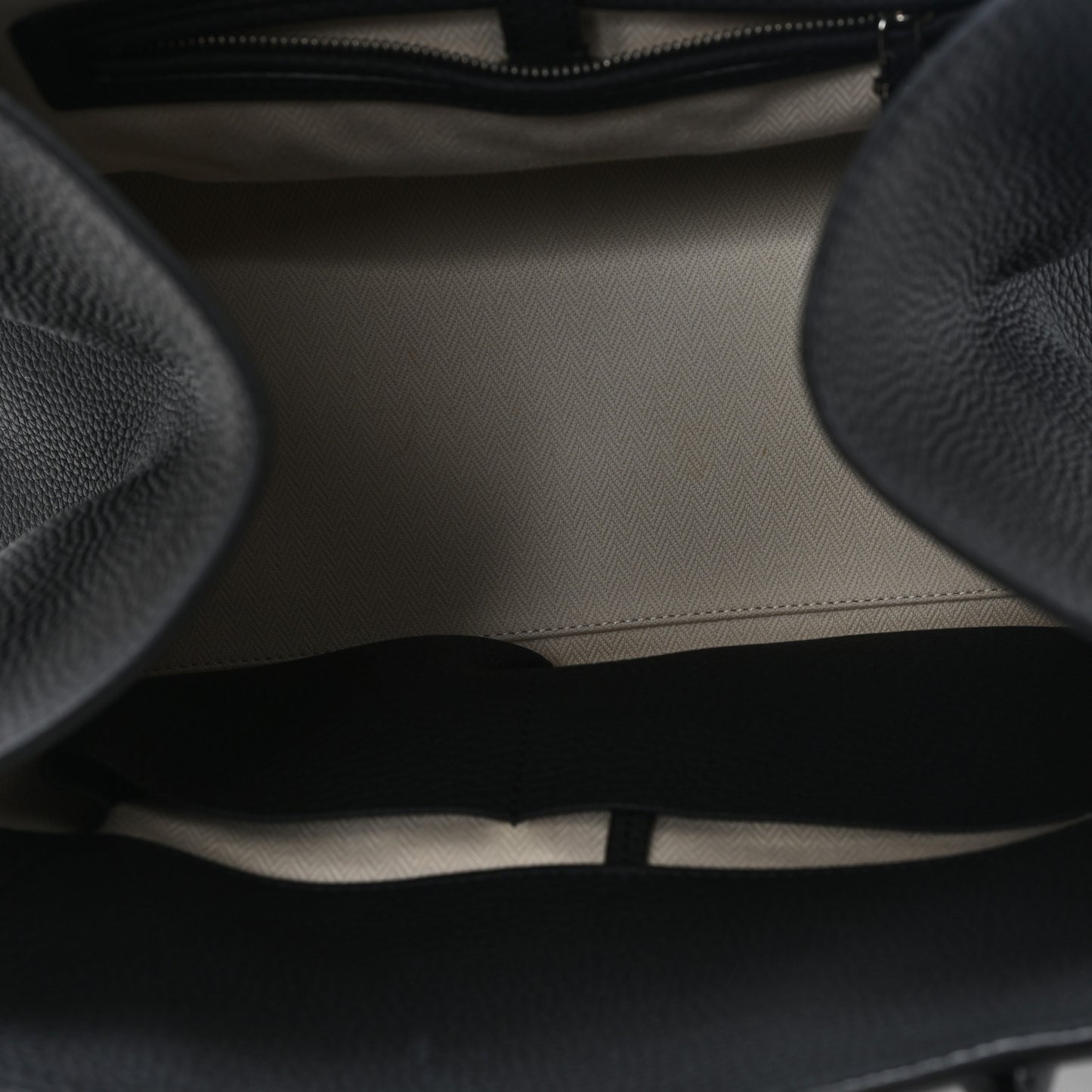 Matte Grained Calfskin Soft Margaux 15 Black