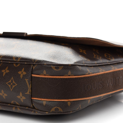 Louis Vuitton Monogram Beaubourg MM Messenger Bag 8 of 10