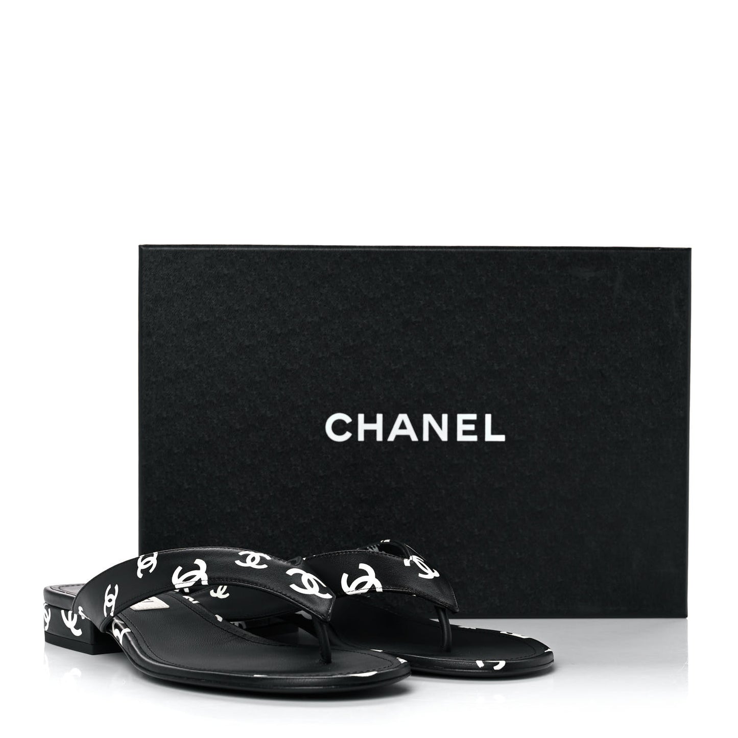 Lambskin Printed CC Thong Sandals 39 Black White