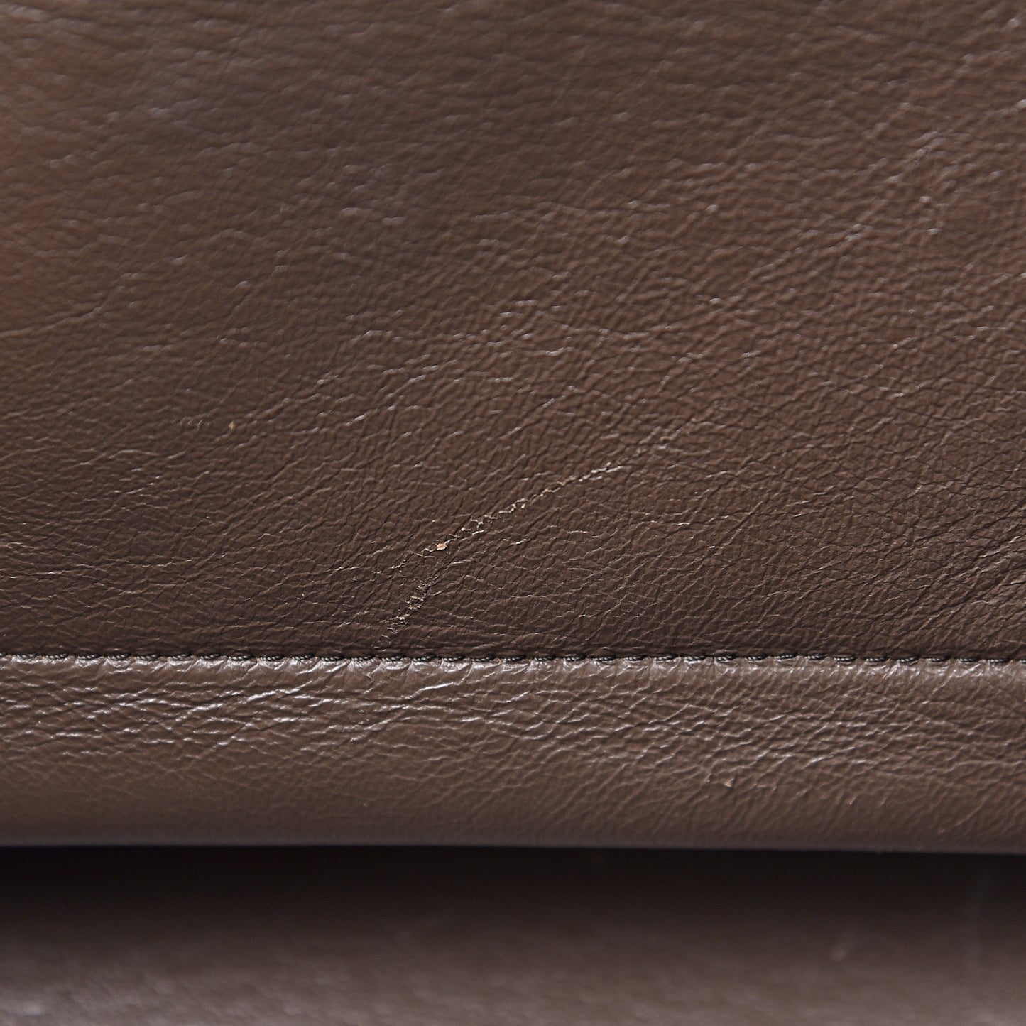Drummed Calfskin Suede Medium Trapeze Souris