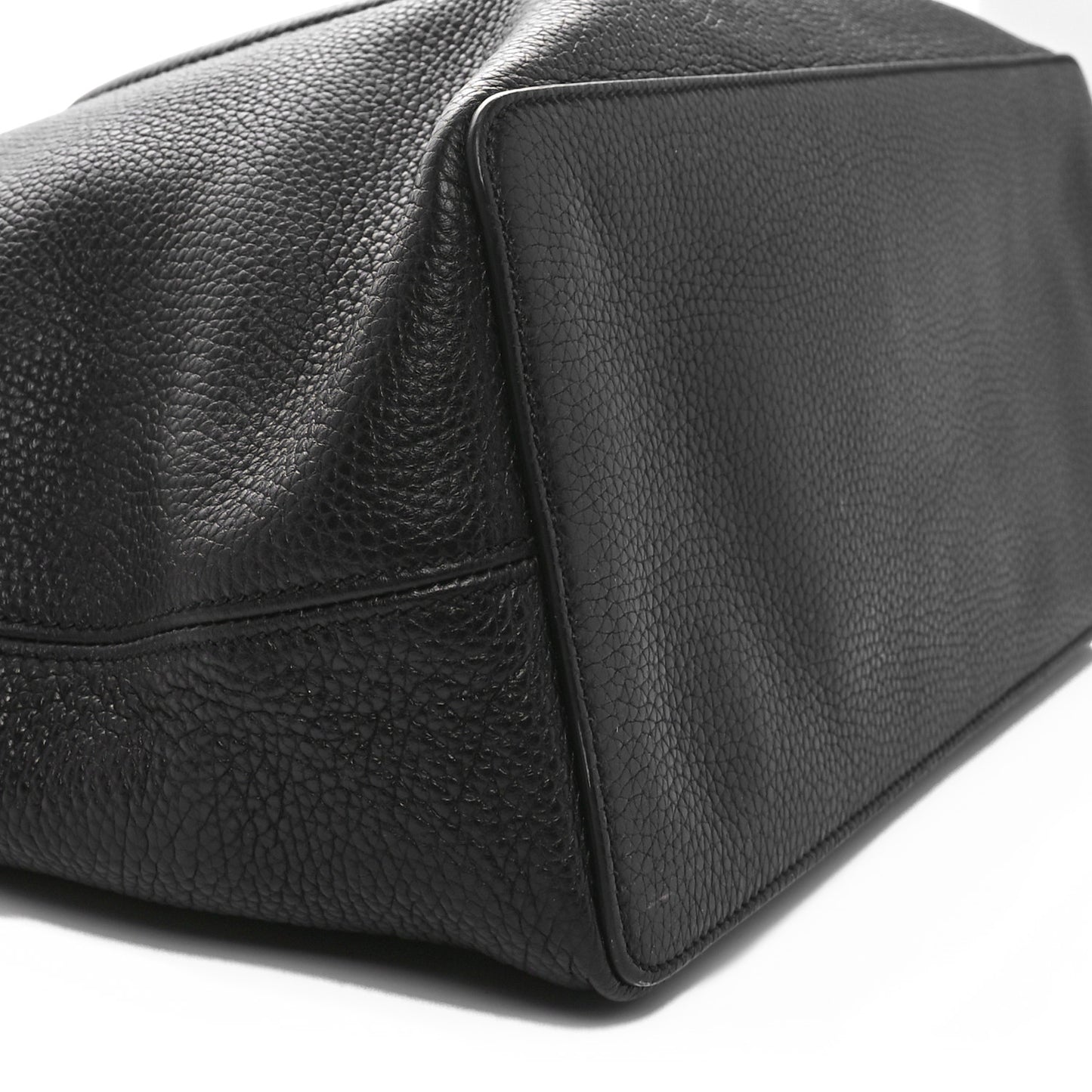 Pebbled Calfskin Large Soho Hobo Black