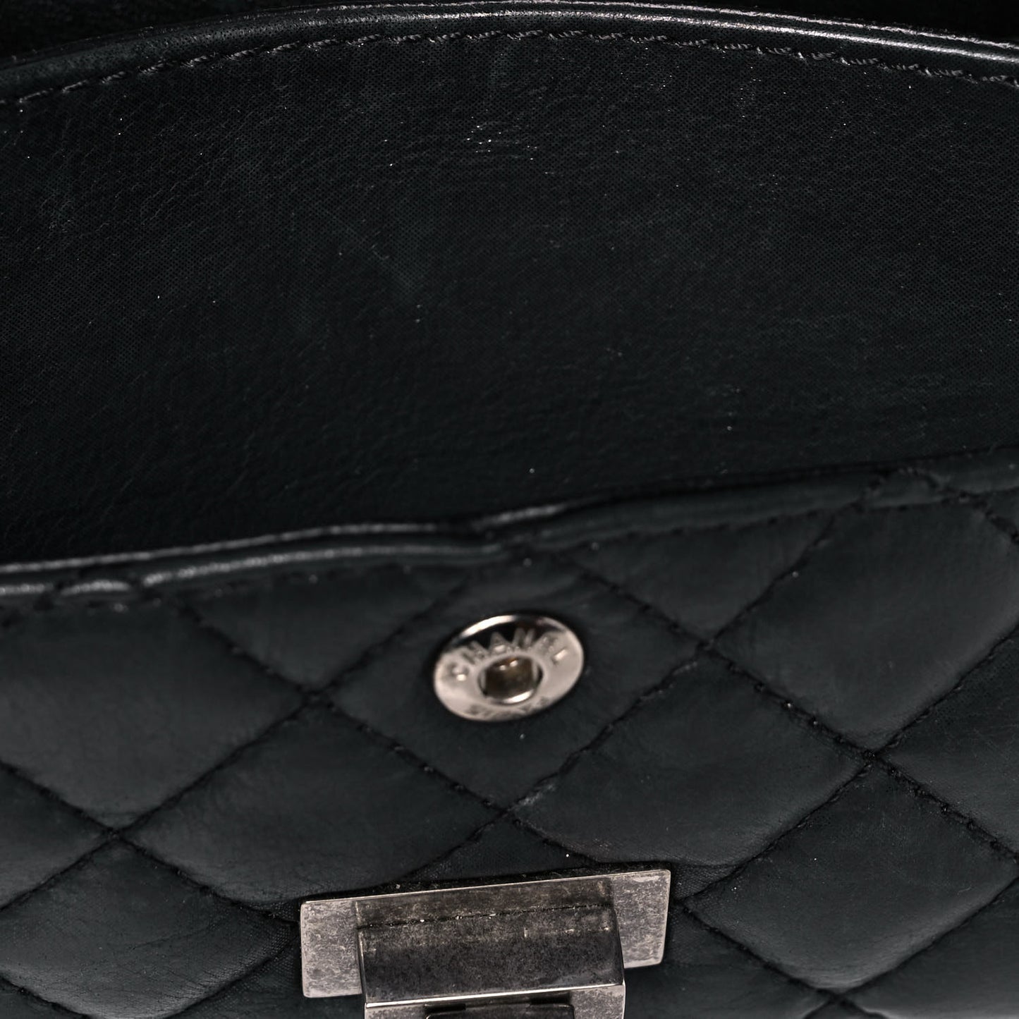 Iridescent Calfskin Quilted 2.55 Reissue 224 Flap Black