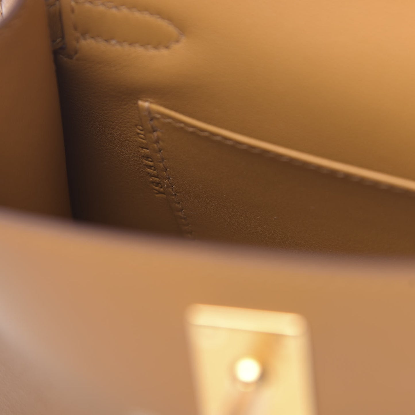 Swift Kelly Pochette Clutch Sesame